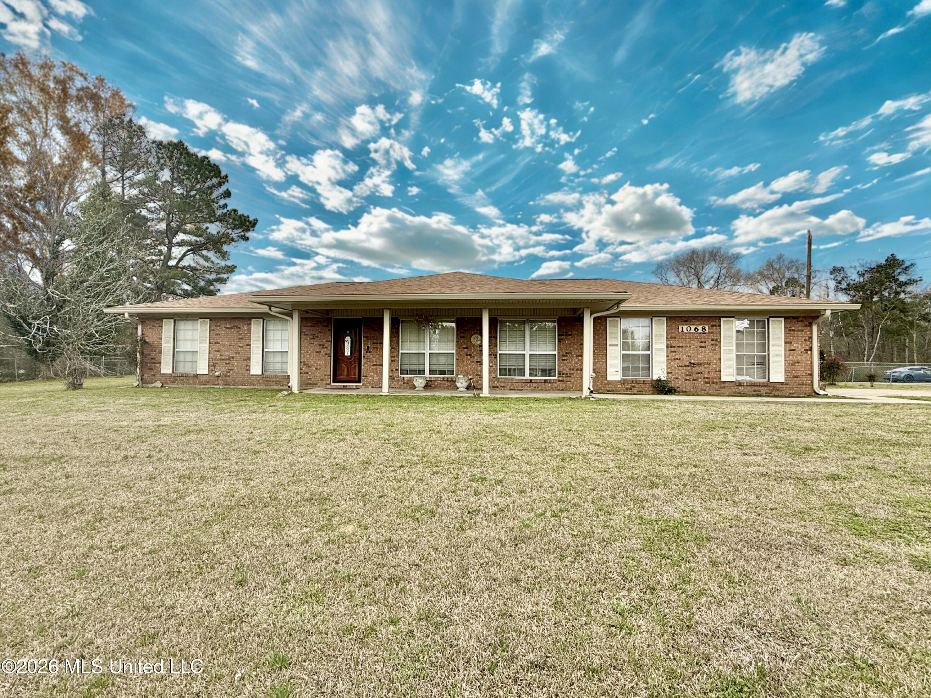 1068 E Gallman Road Property Photo 1