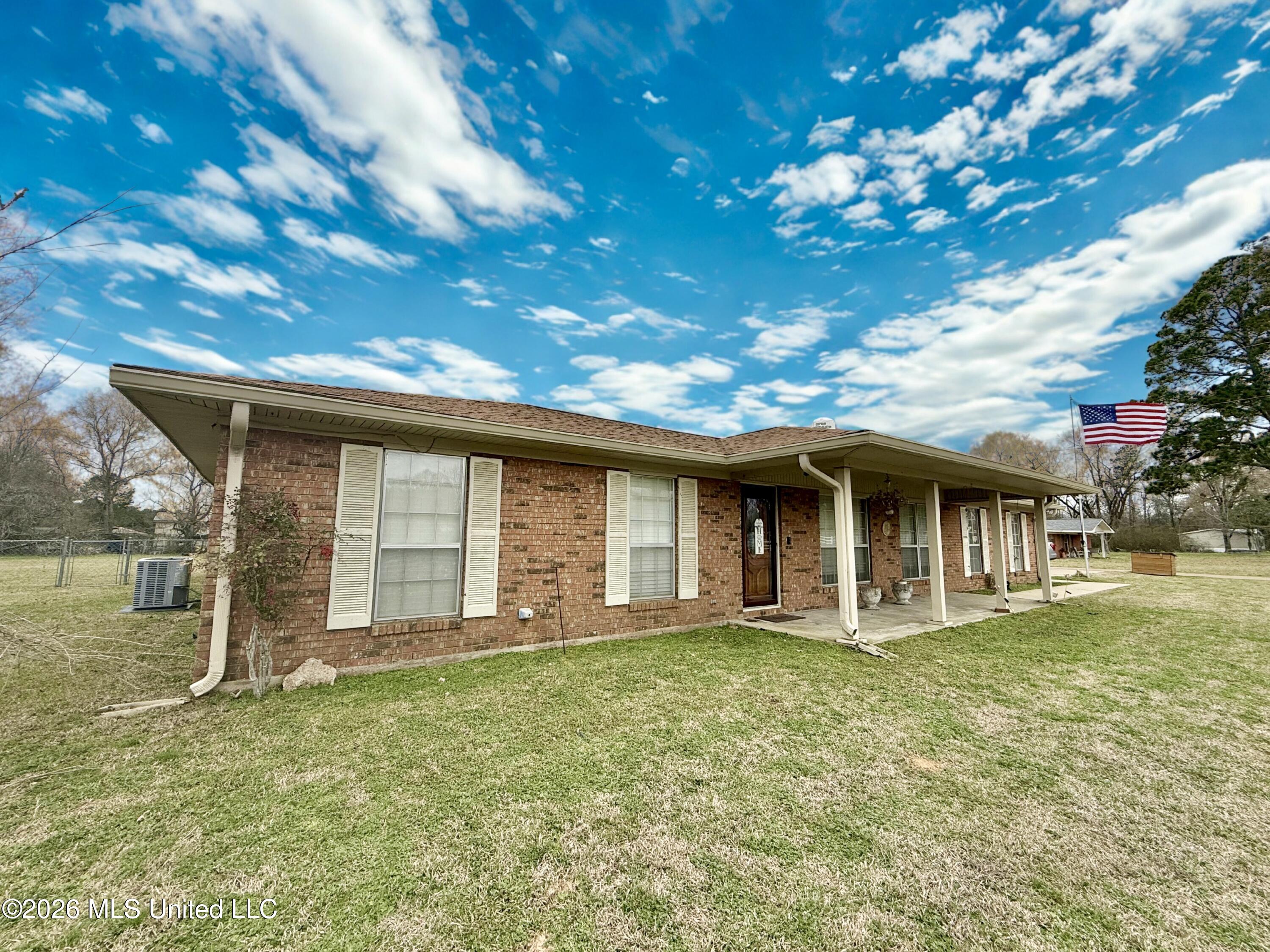 1068 E Gallman Road Property Photo 4