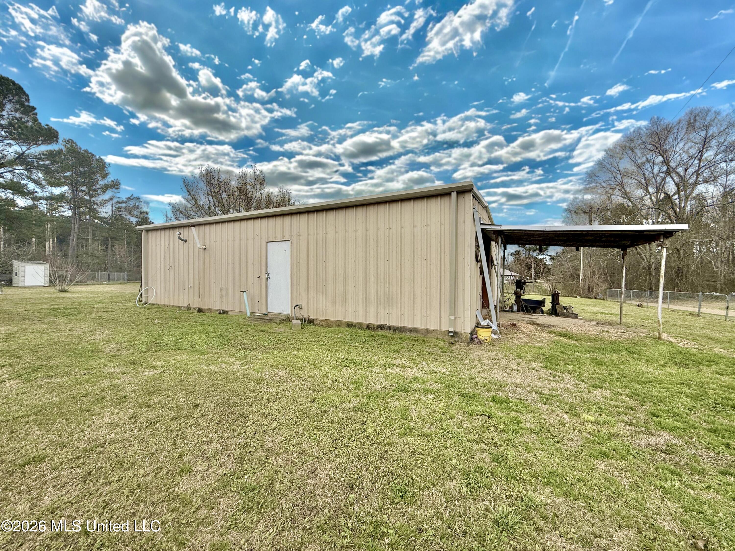 1068 E Gallman Road Property Photo 11
