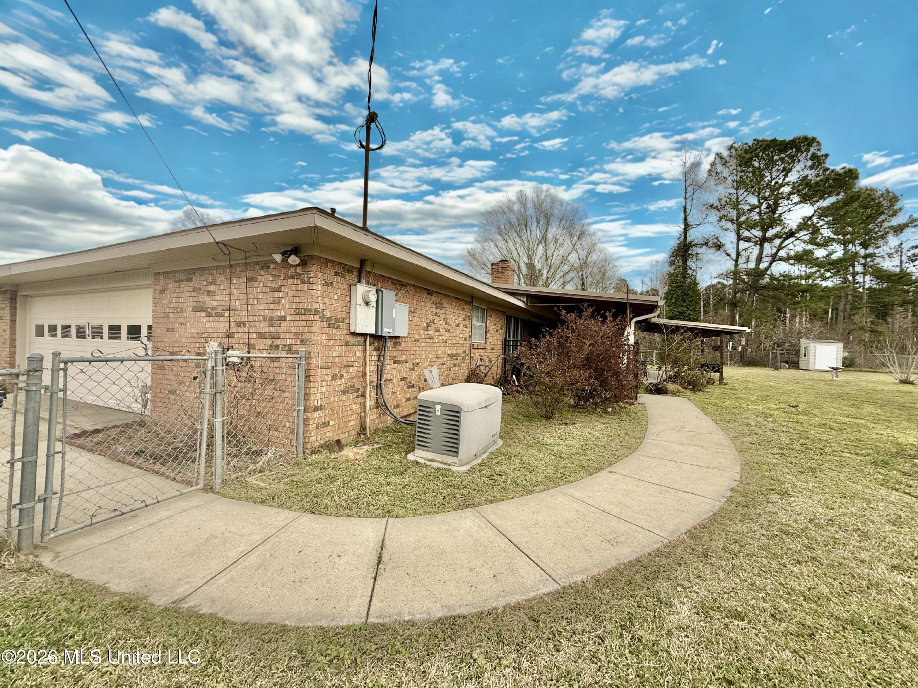 1068 E Gallman Road Property Photo 16