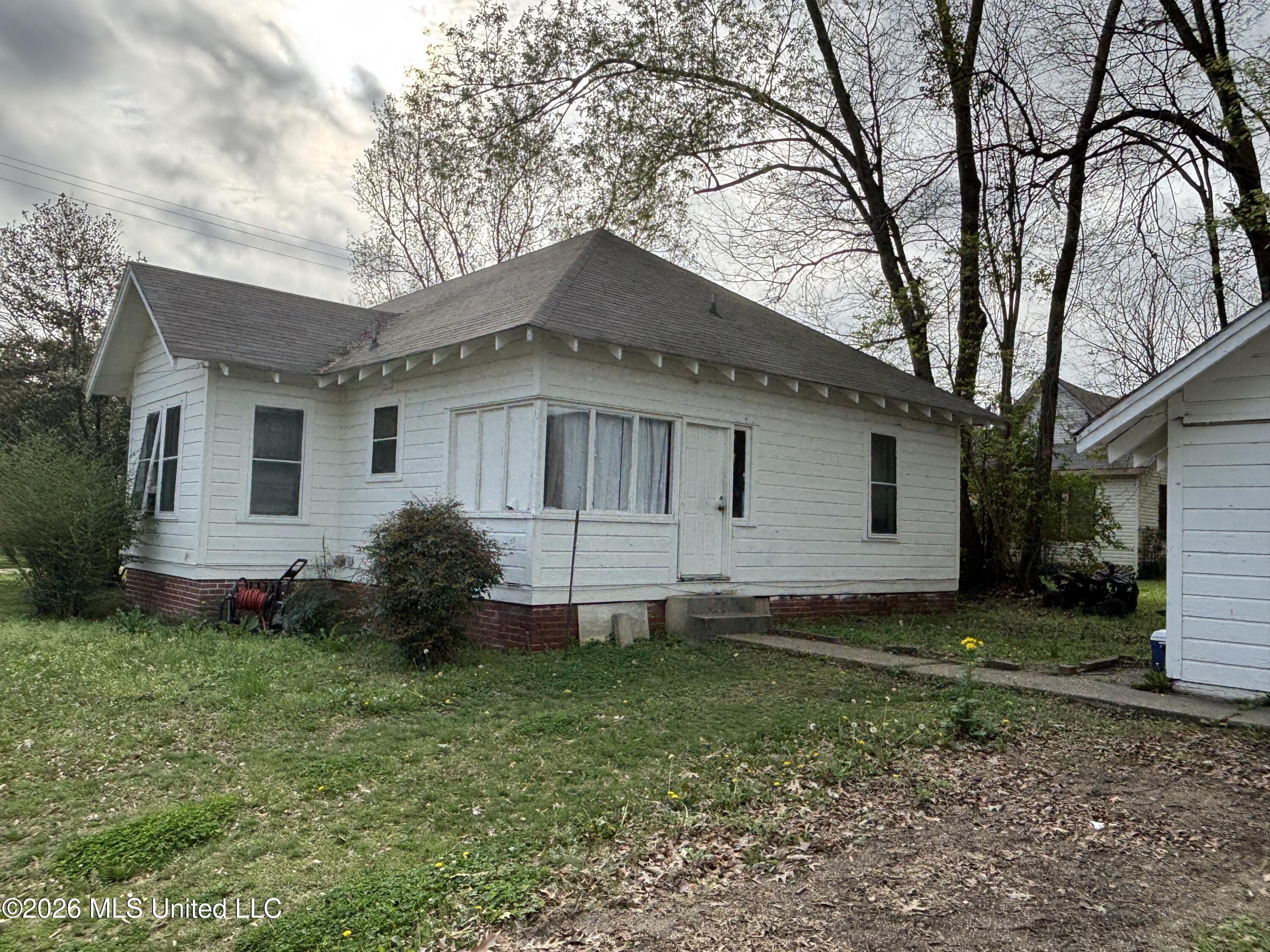 231 Dobson Avenue Property Photo 6
