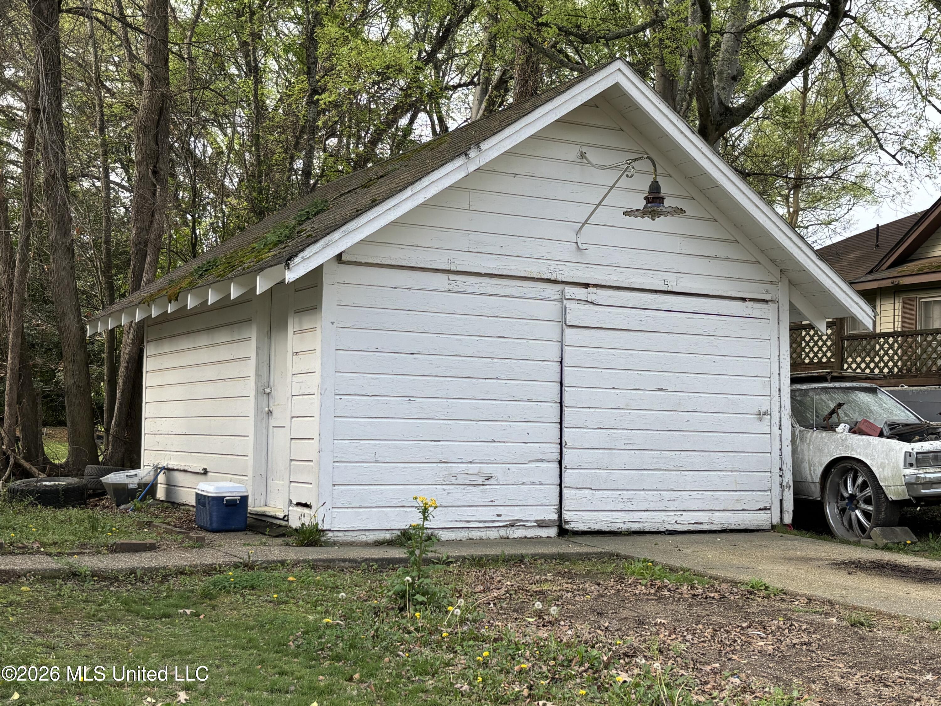 231 Dobson Avenue Property Photo 7