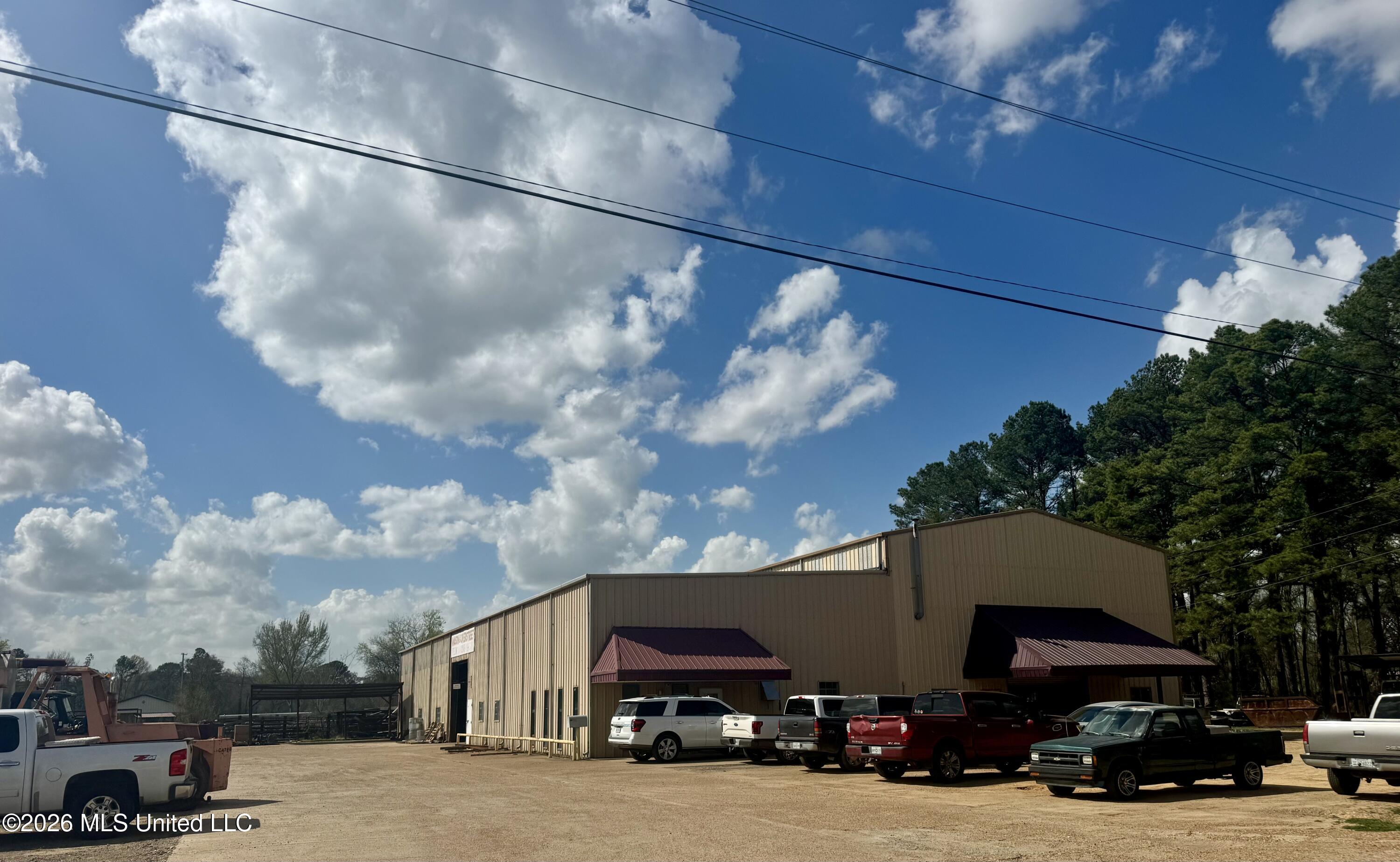 720 M & O Drive Property Photo 1
