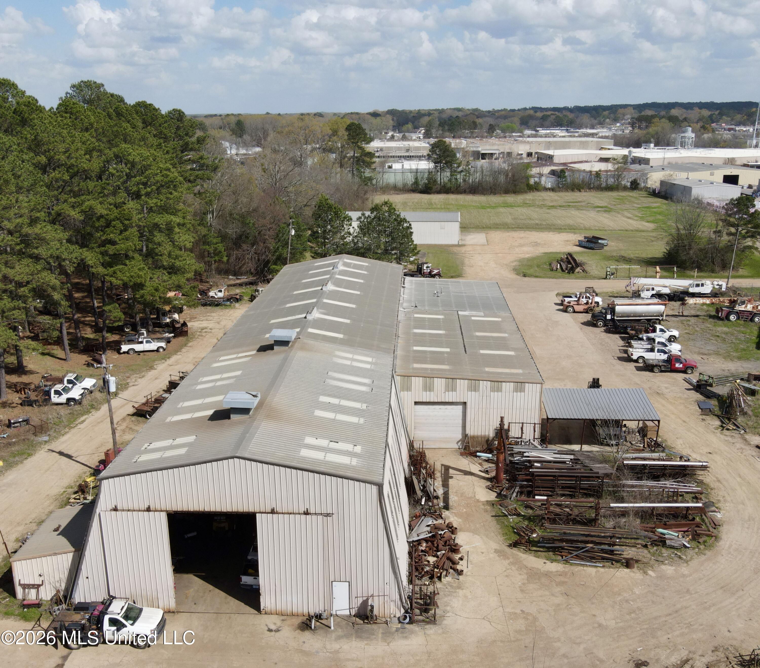 720 M & O Drive Property Photo 3