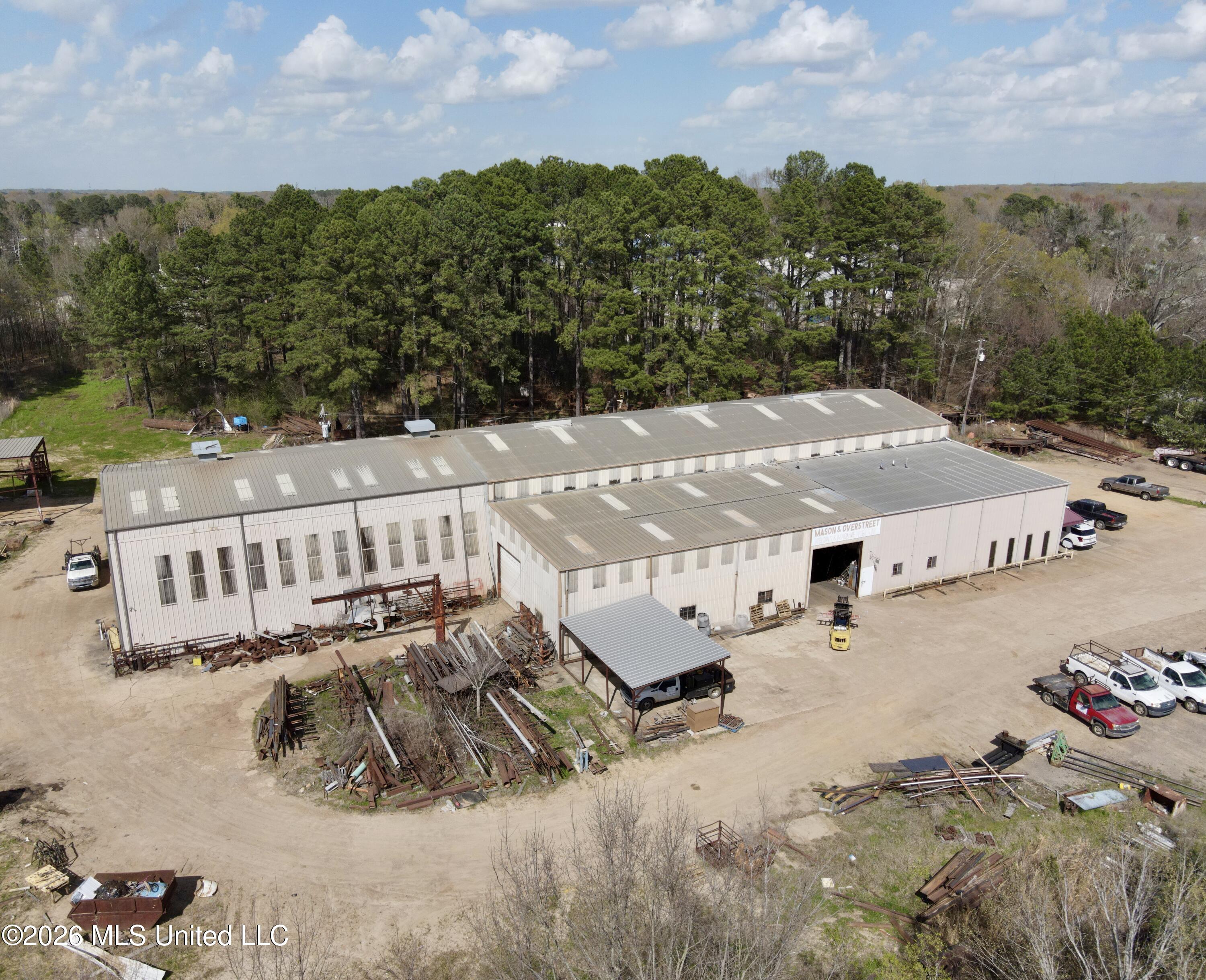 720 M & O Drive Property Photo 4