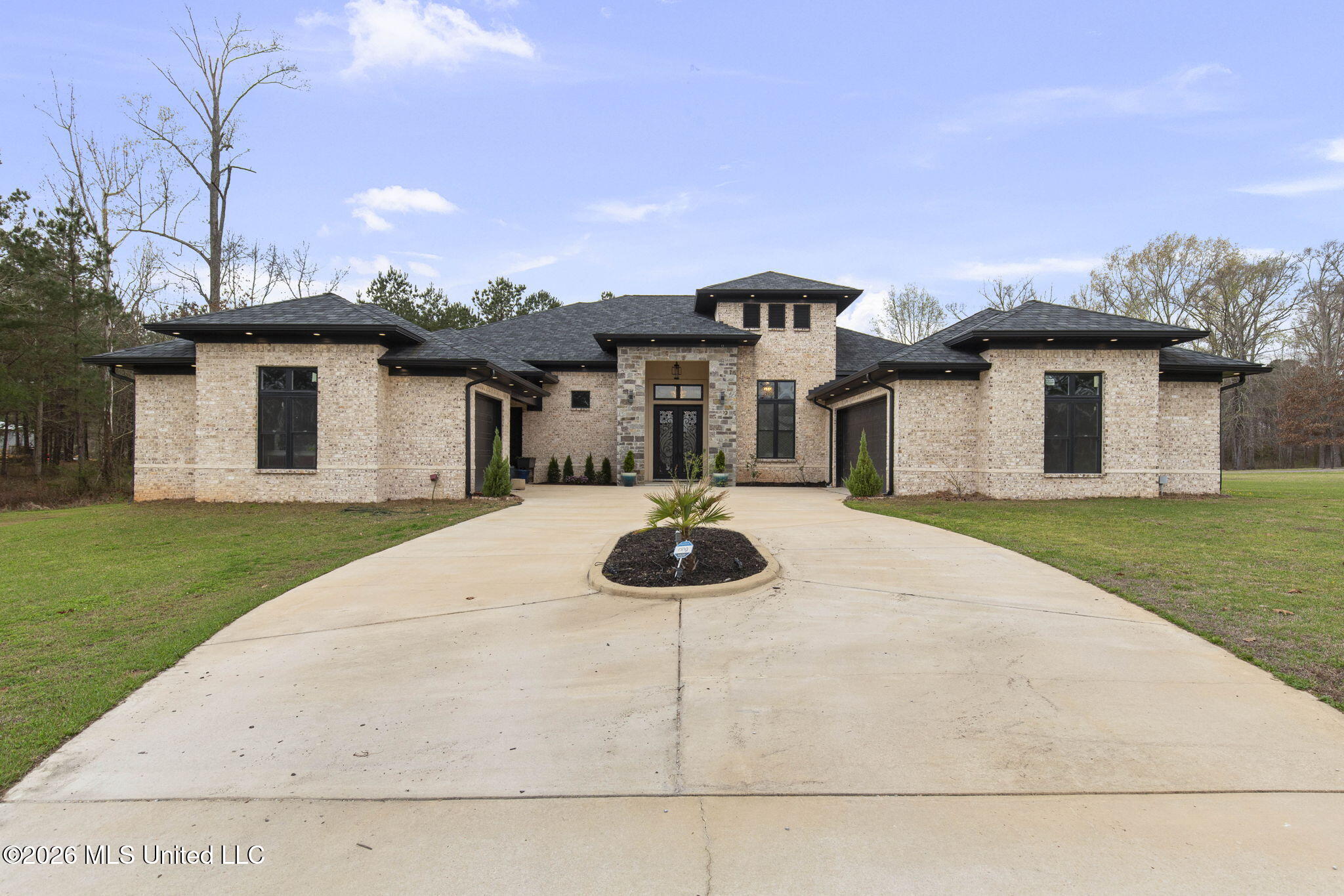 125 Breckenridge Drive Property Photo 1