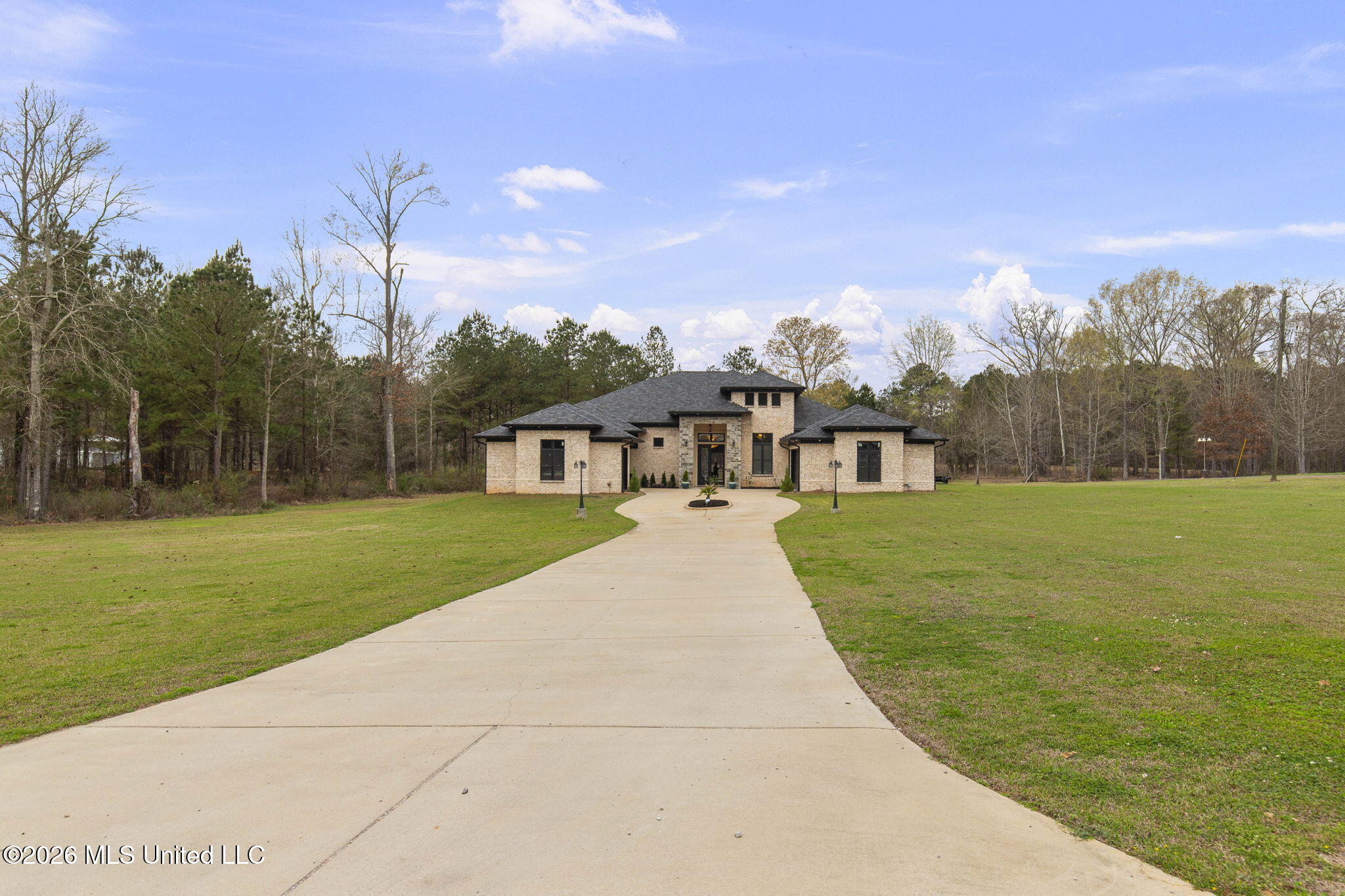 125 Breckenridge Drive Property Photo 2