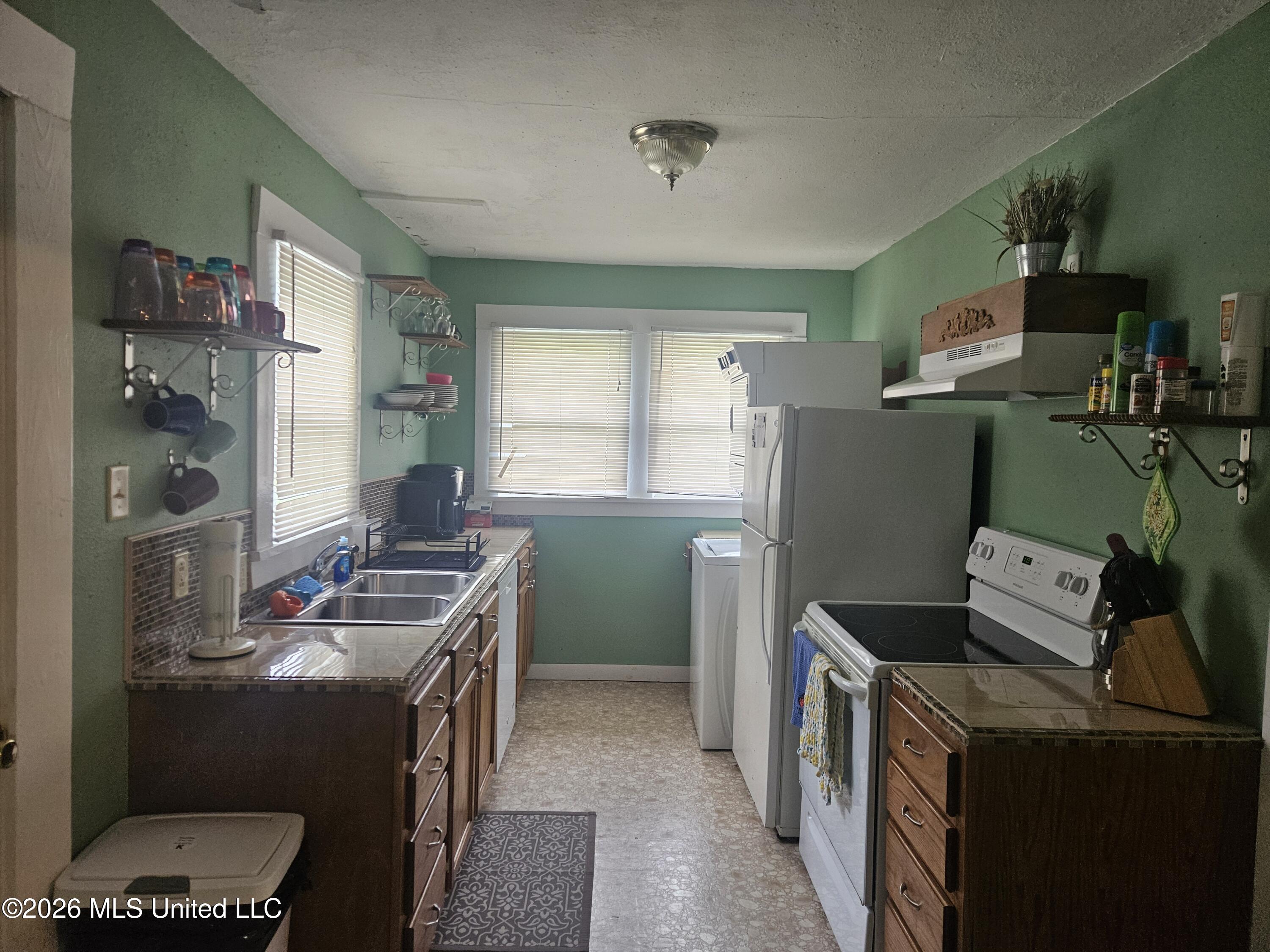 1113 32nd Avenue Property Photo 9
