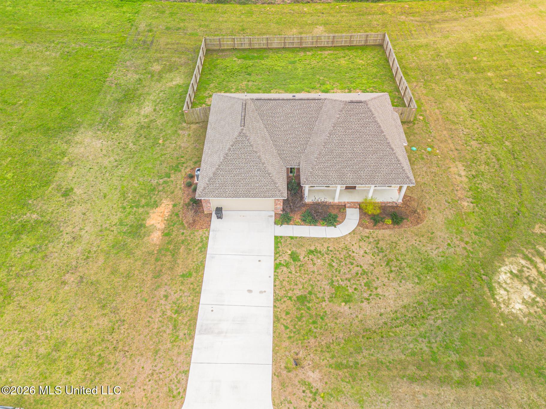 6 Stephens Lane Property Photo 3