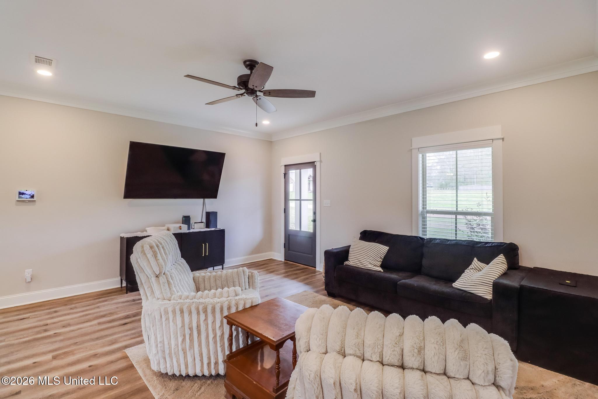 6 Stephens Lane Property Photo 5