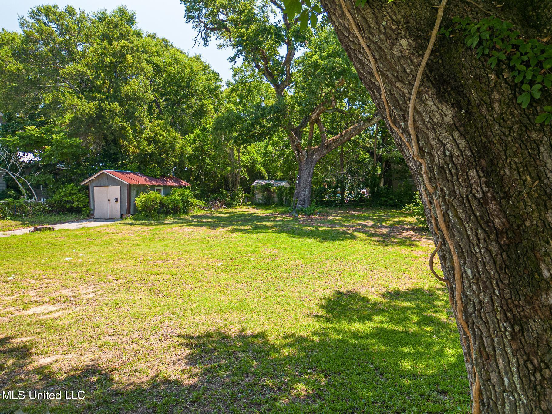 146 Gill Avenue Property Photo 2