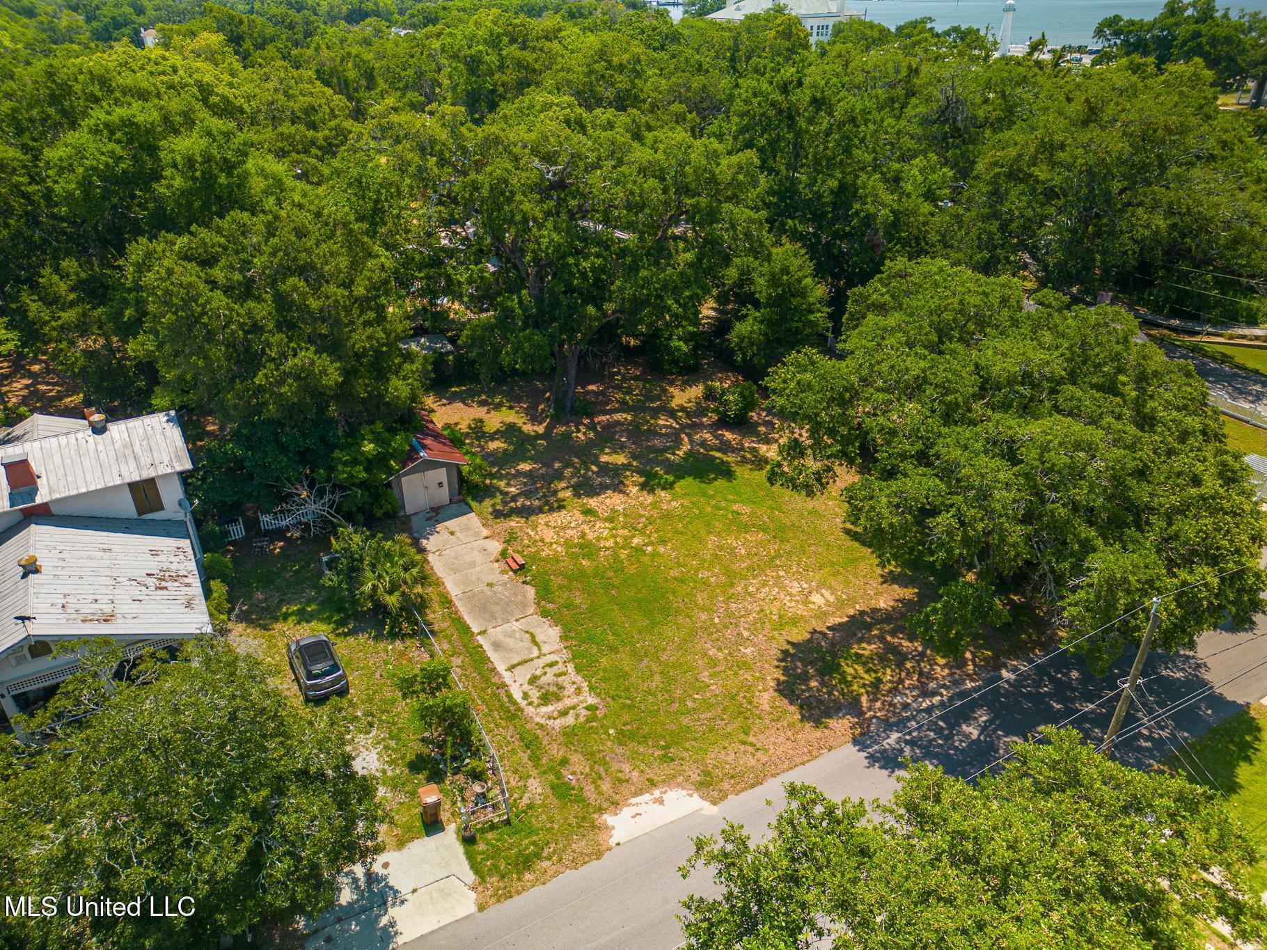 146 Gill Avenue Property Photo 6