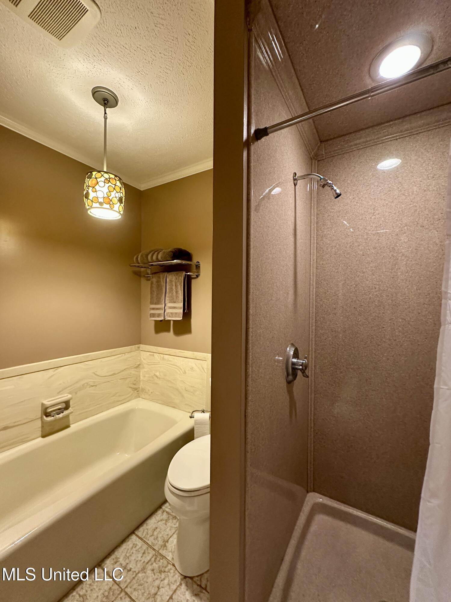 307 Longwood Drive Property Photo 17