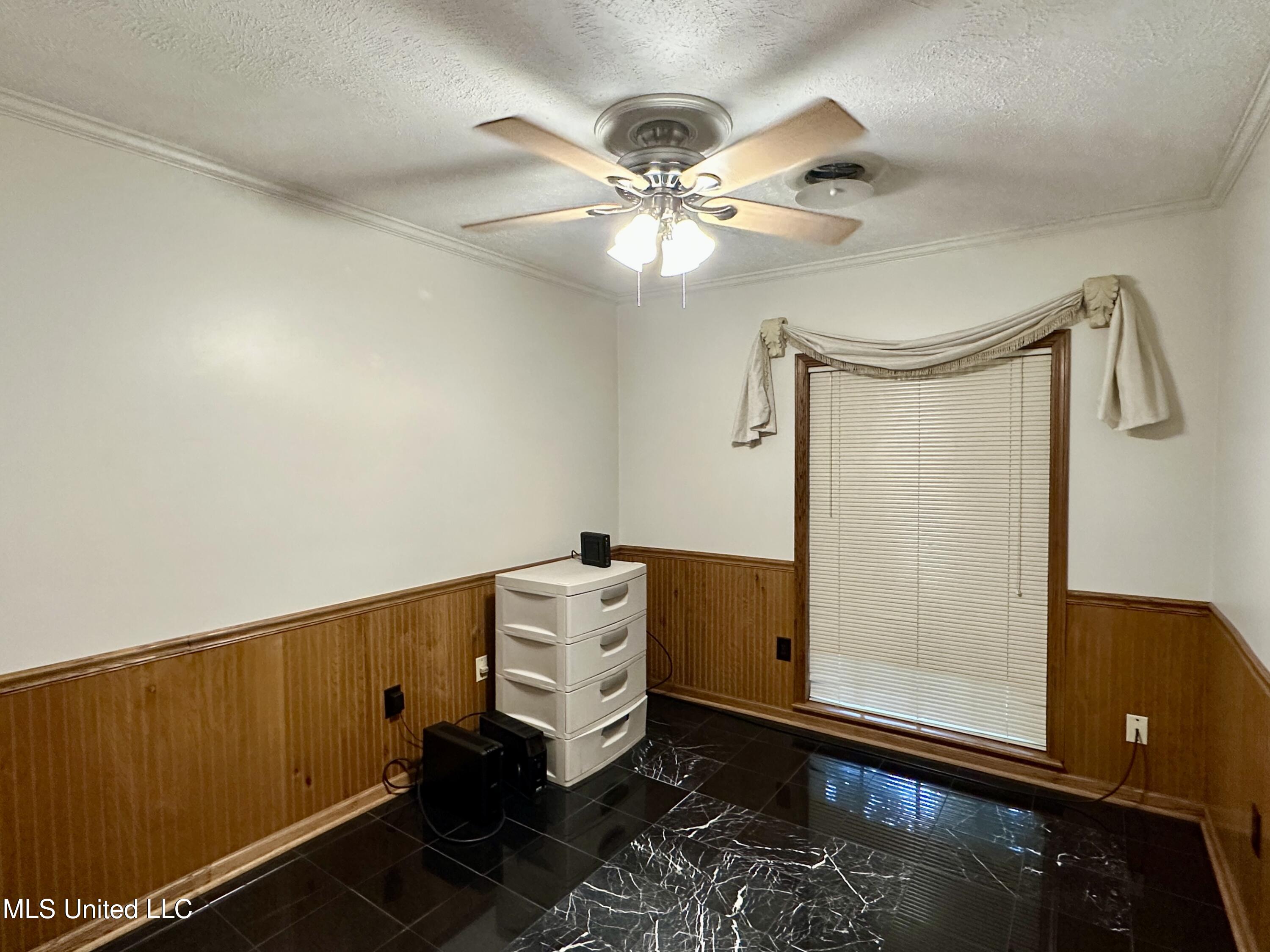 307 Longwood Drive Property Photo 18