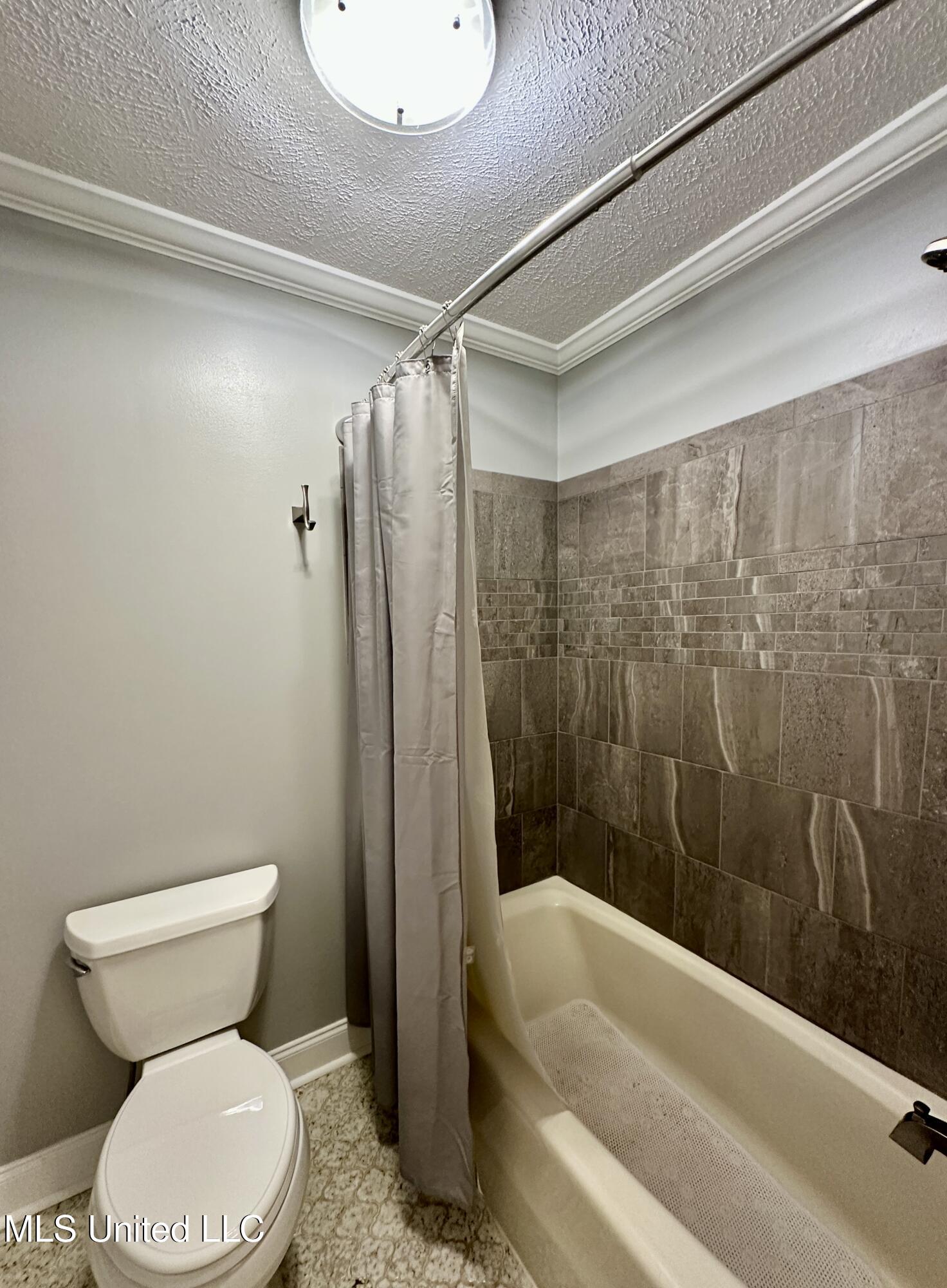 307 Longwood Drive Property Photo 22