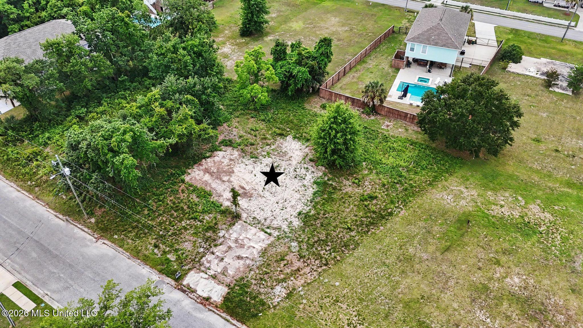 115 Pitcher Point Property Photo 3