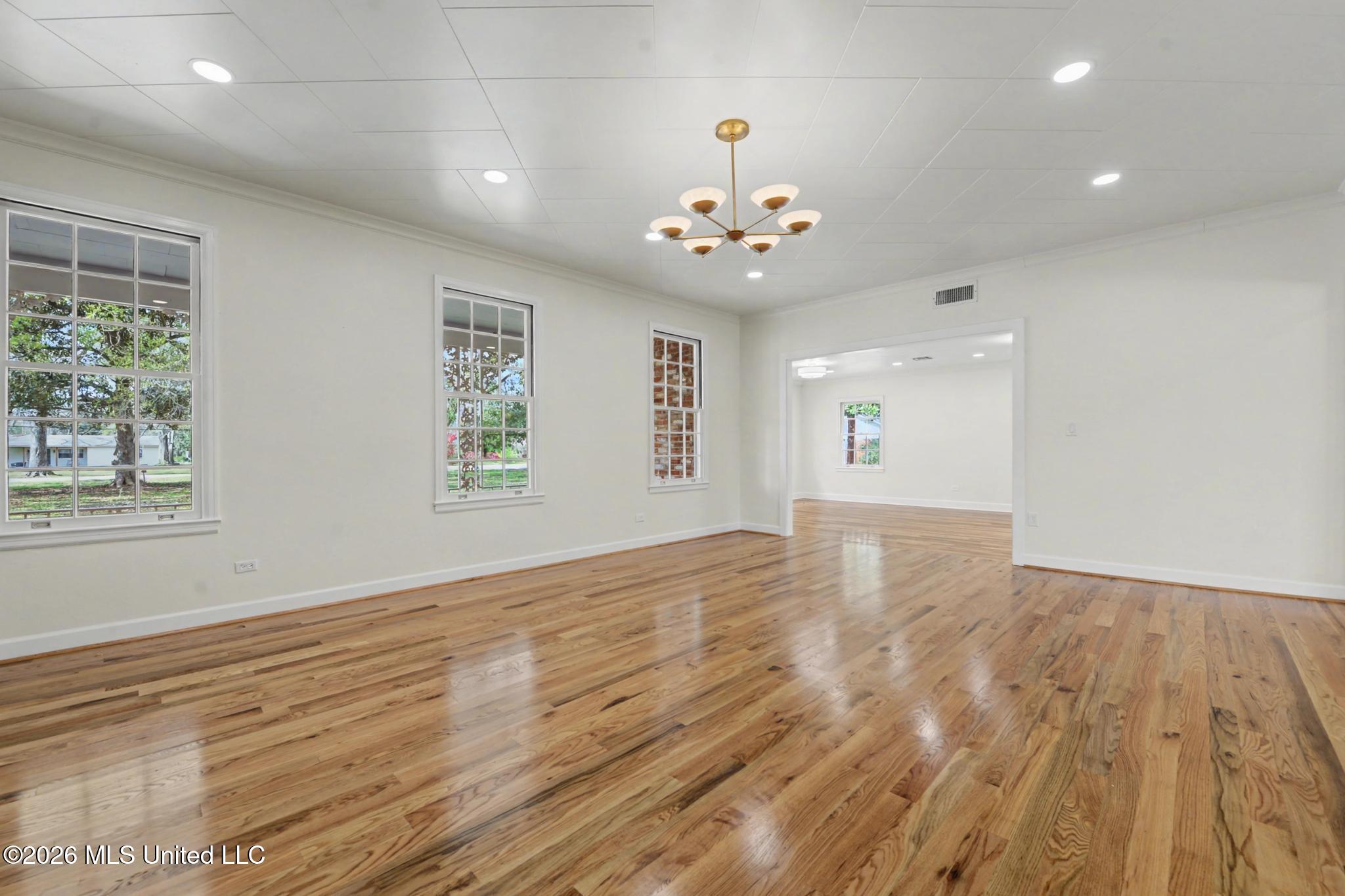 400 Manila Street Property Photo 3