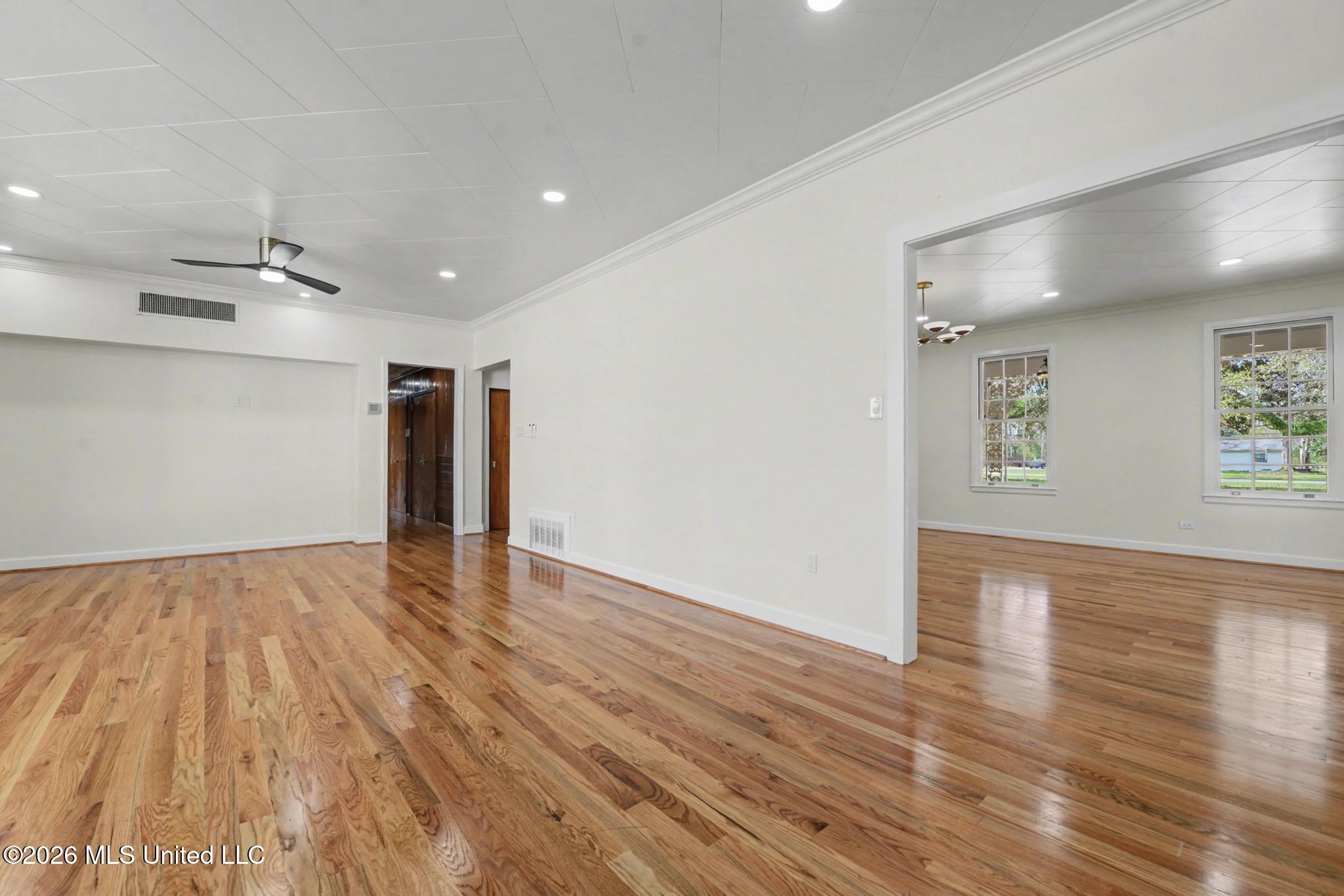 400 Manila Street Property Photo 8