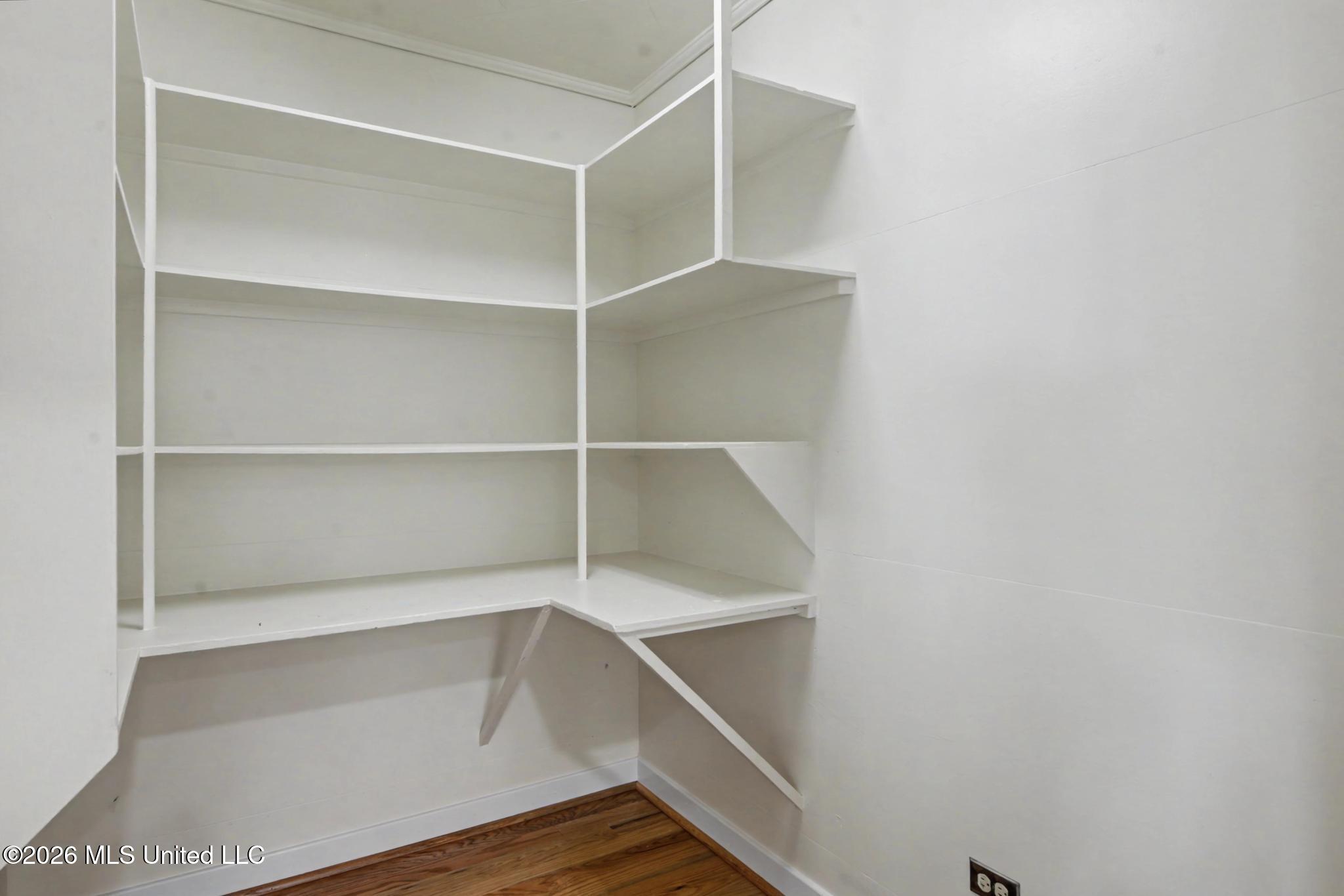 400 Manila Street Property Photo 13