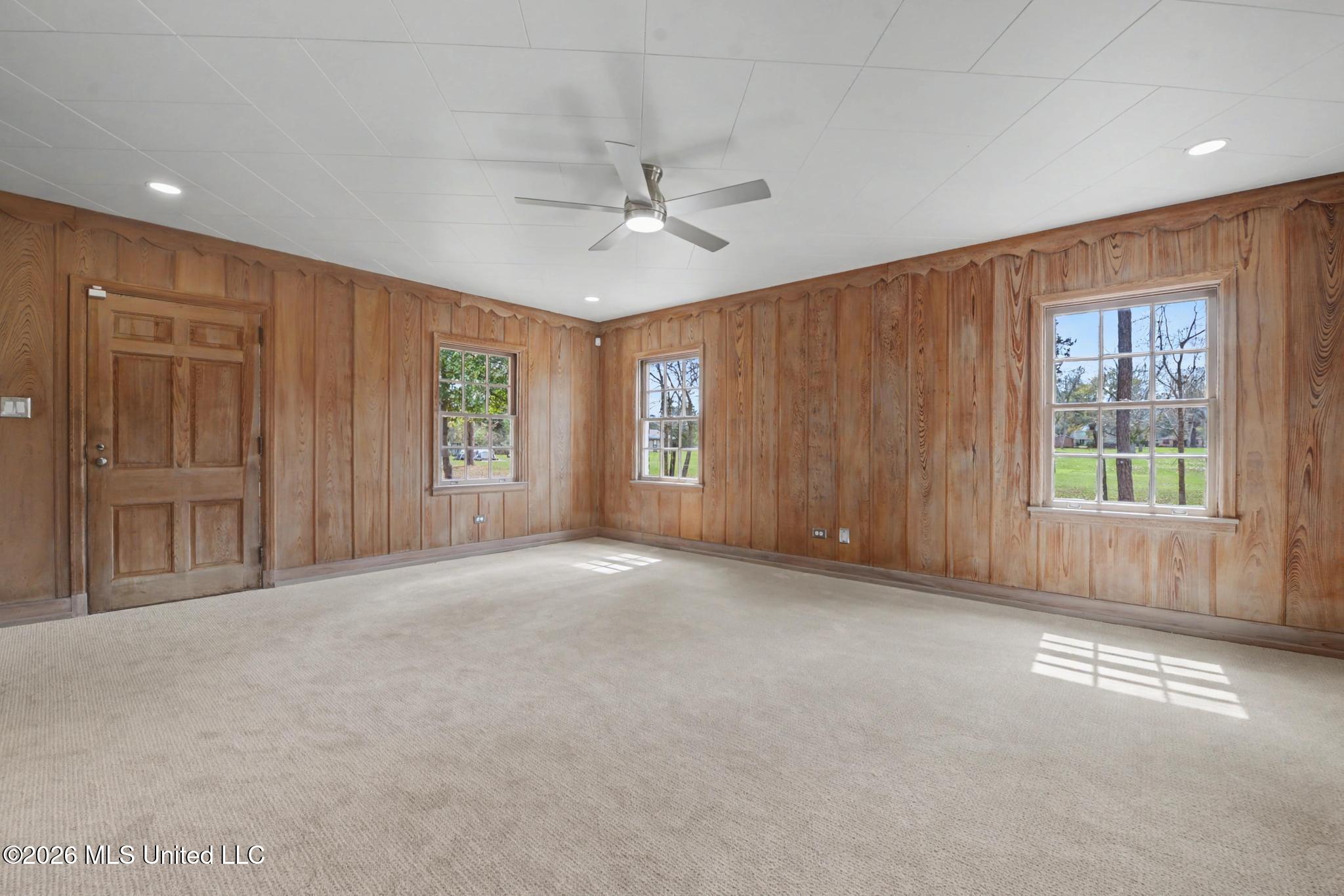 400 Manila Street Property Photo 14