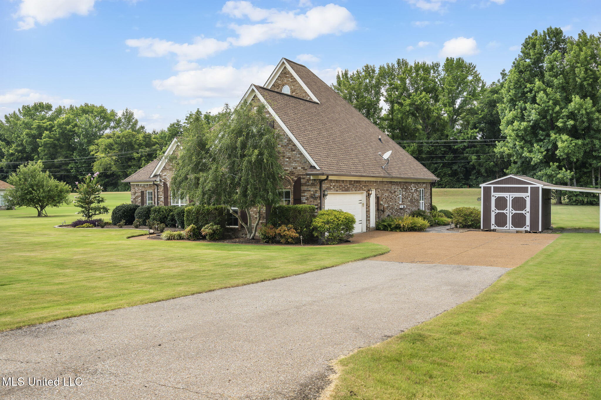 10080 Green Forest Drive Property Photo 5