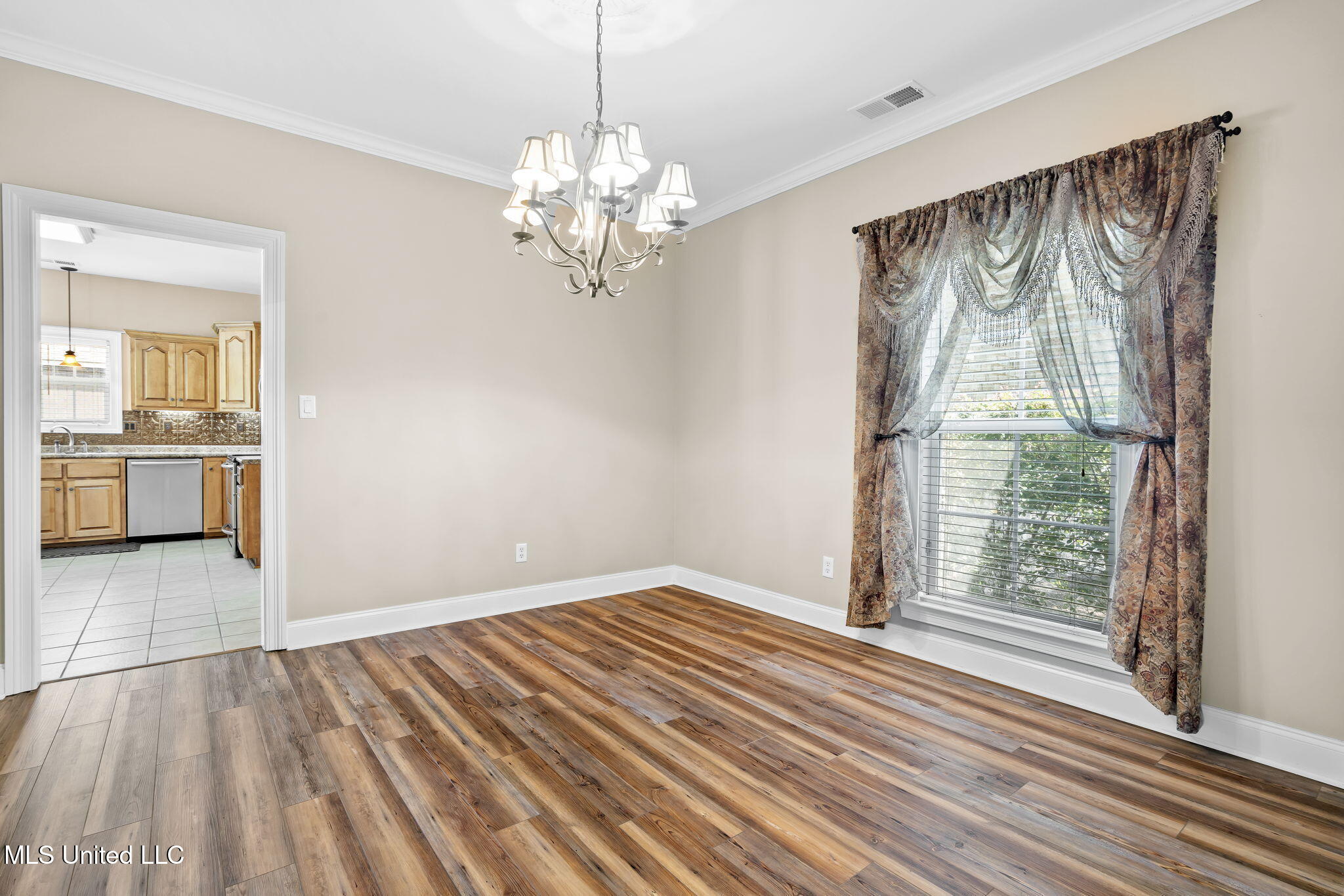 10080 Green Forest Drive Property Photo 11