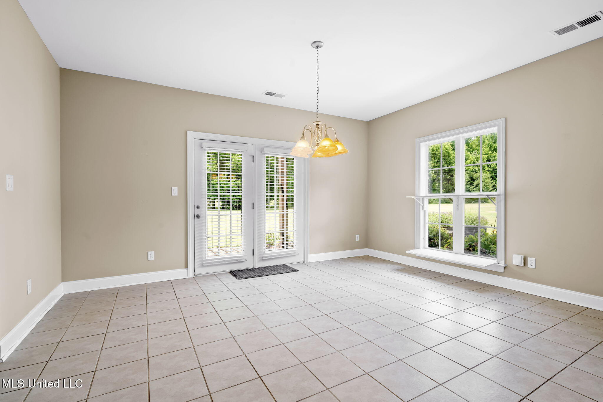 10080 Green Forest Drive Property Photo 16