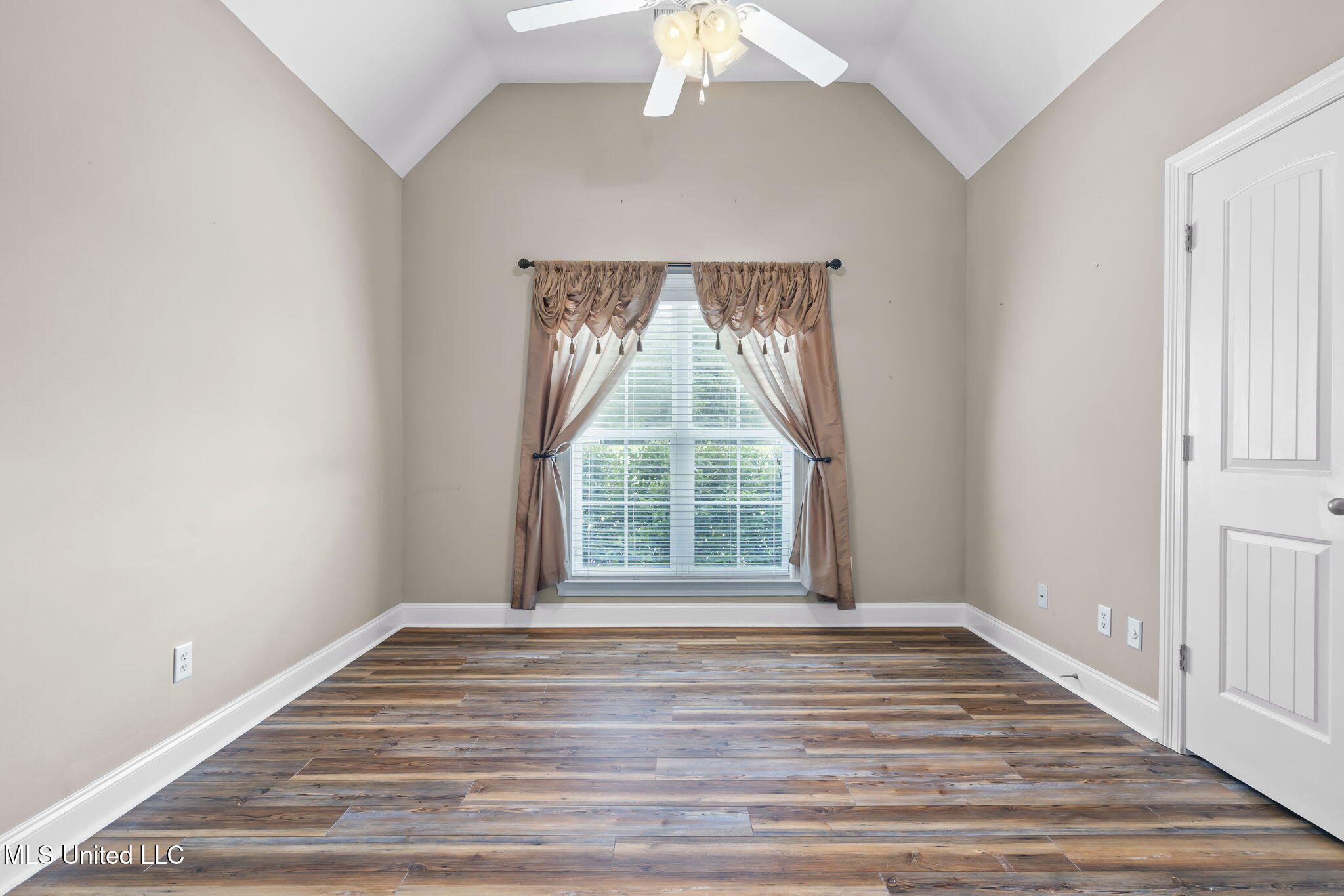 10080 Green Forest Drive Property Photo 30