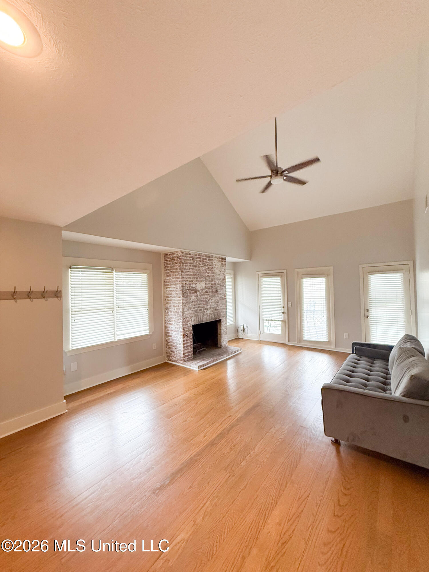107 Lakepointe Drive Property Photo 11