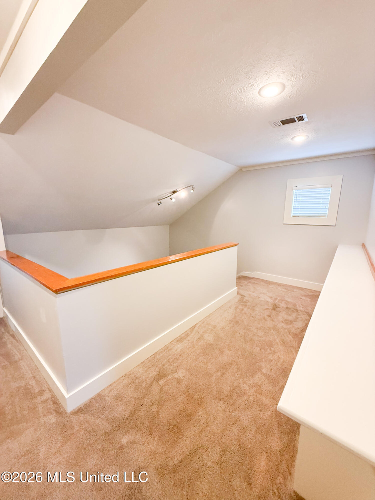 107 Lakepointe Drive Property Photo 18