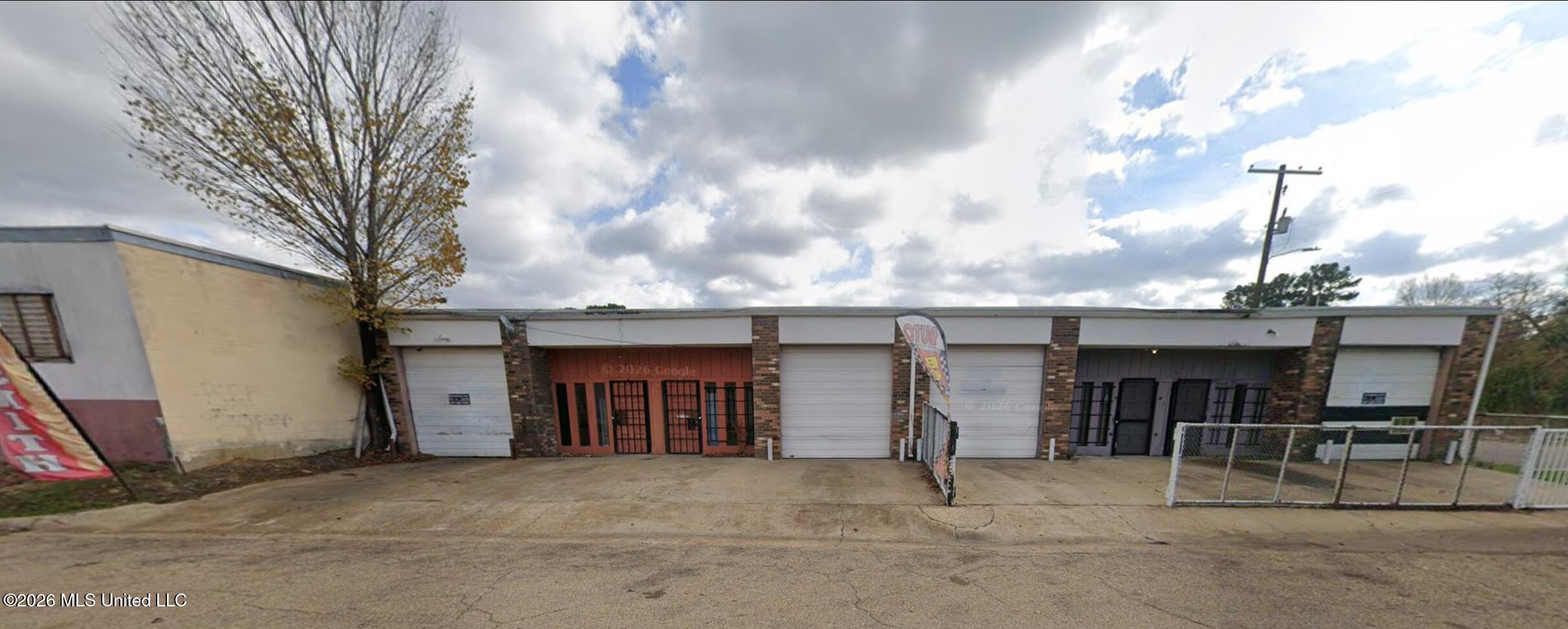 1241 University Boulevard Property Photo 1