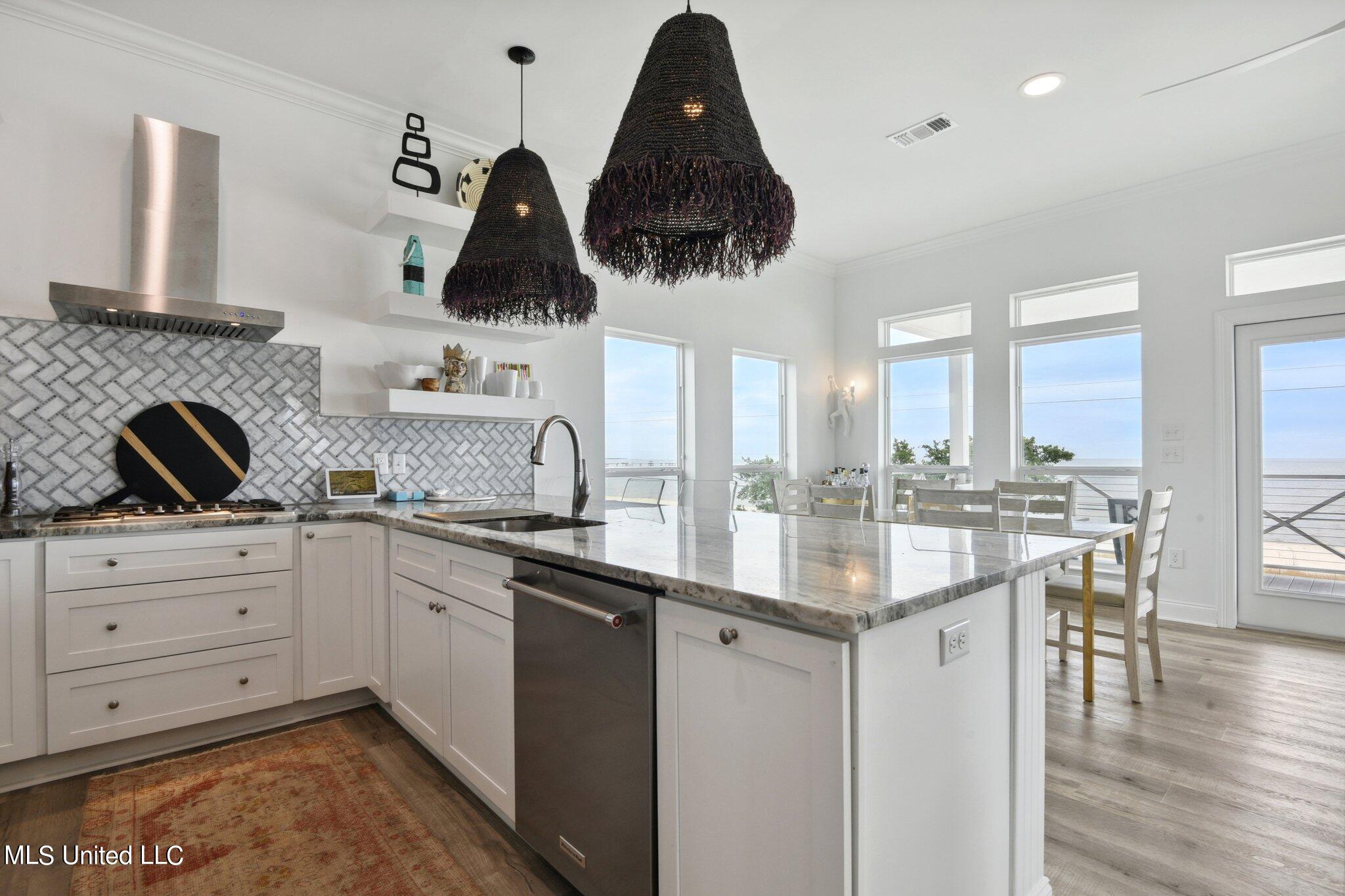 218 S Beach Boulevard Property Photo 11