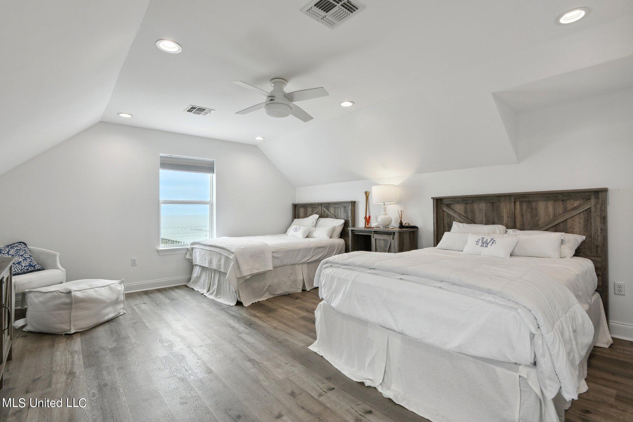 218 S Beach Boulevard Property Photo 19
