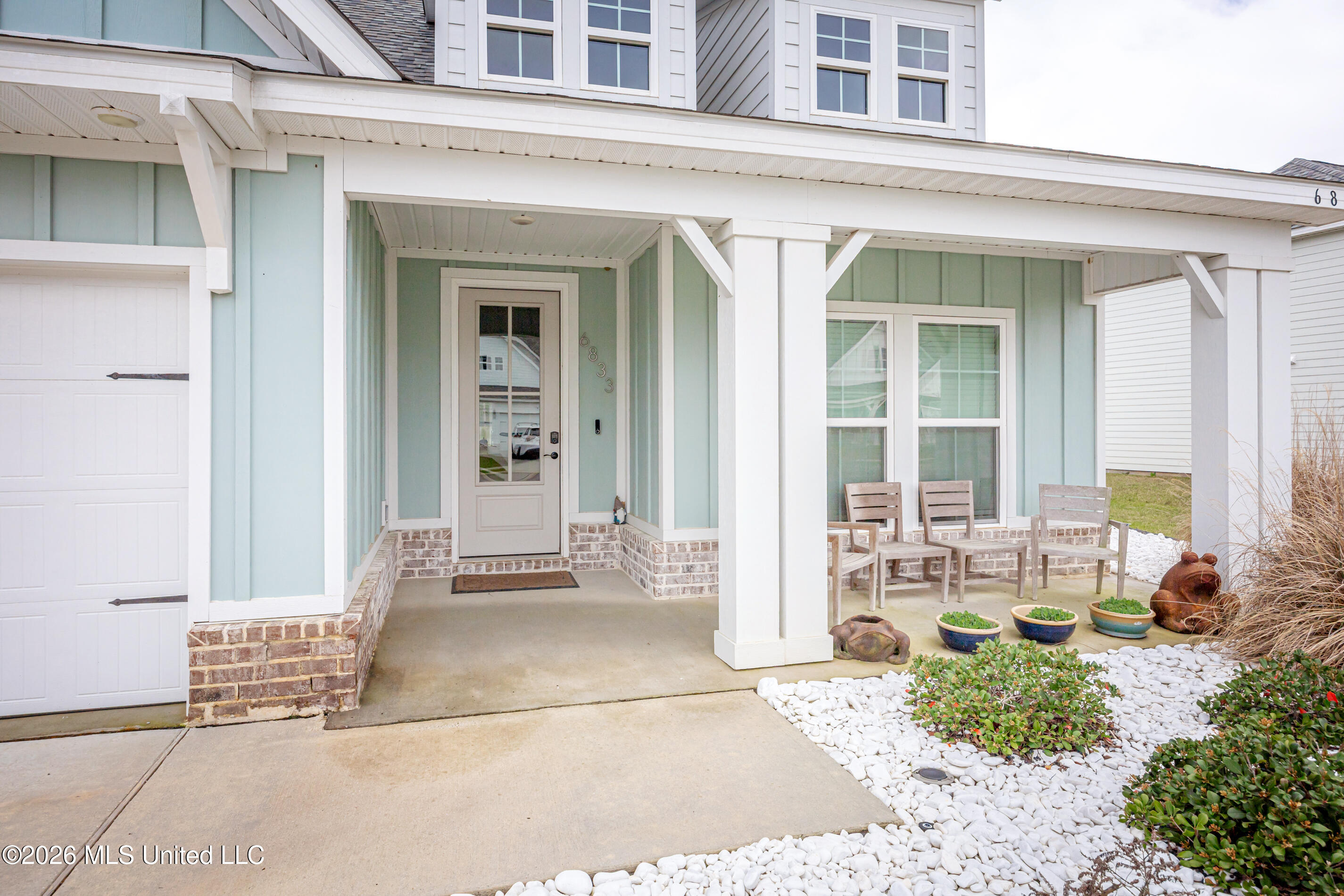6833 Enclave Lane Property Photo 2