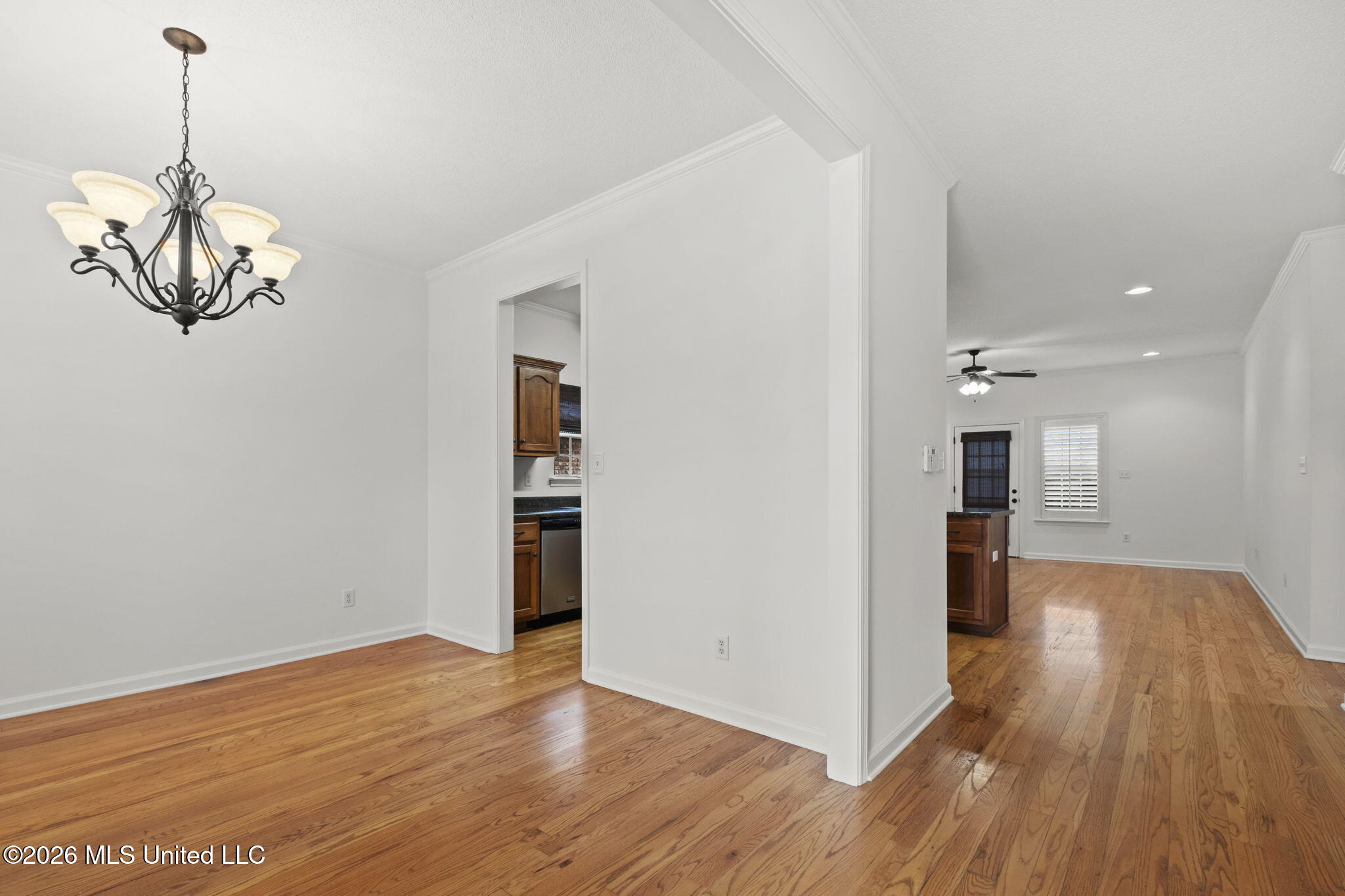 5900 S Foxdale Loop Property Photo 4