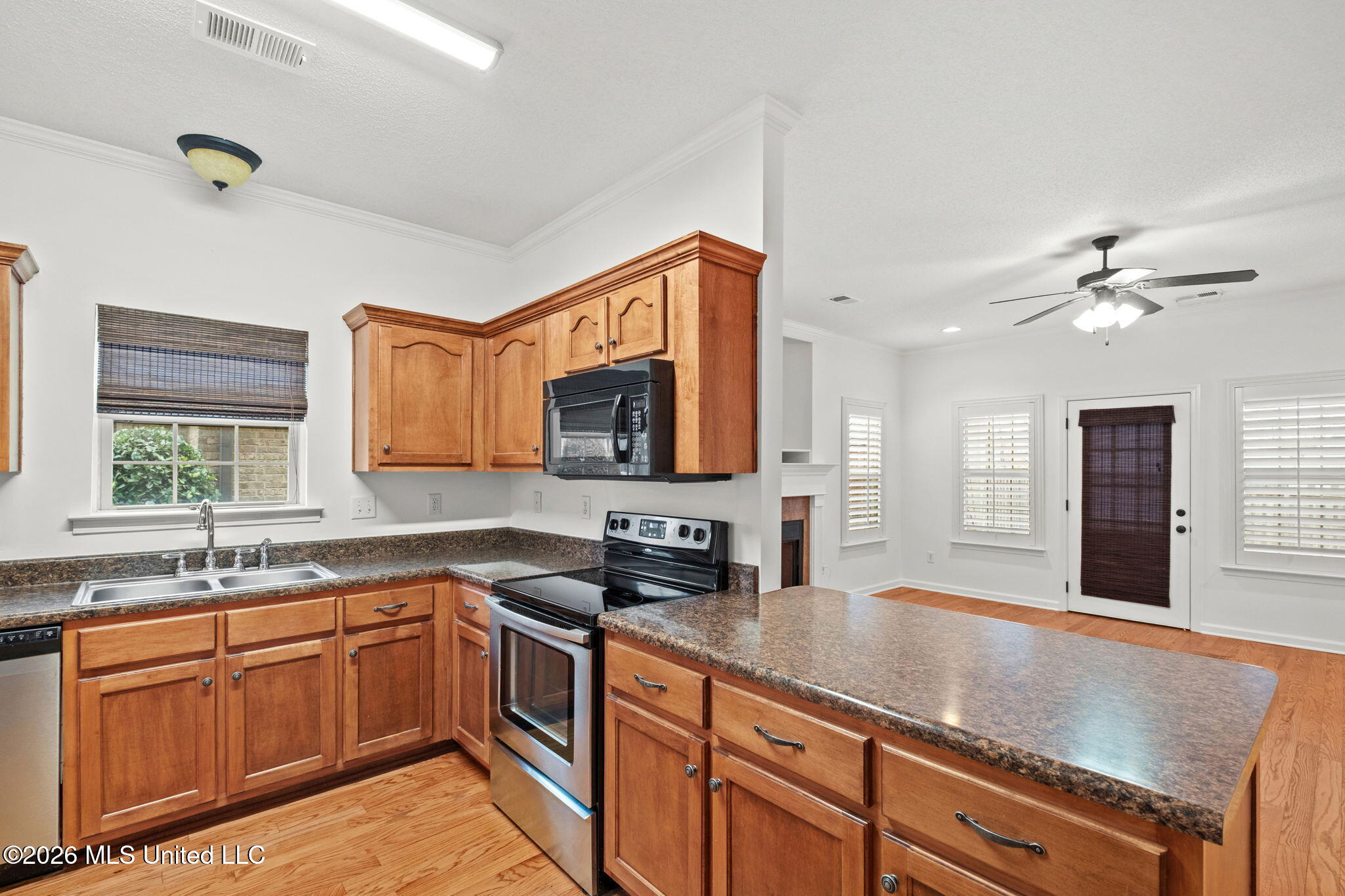 5900 S Foxdale Loop Property Photo 9