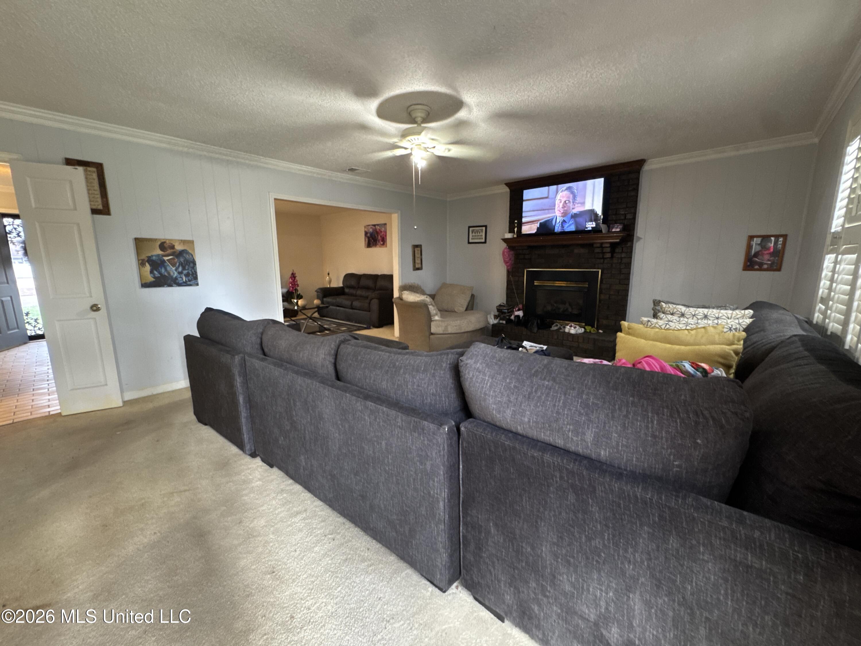 7090 Greenbrook Parkway Property Photo 8