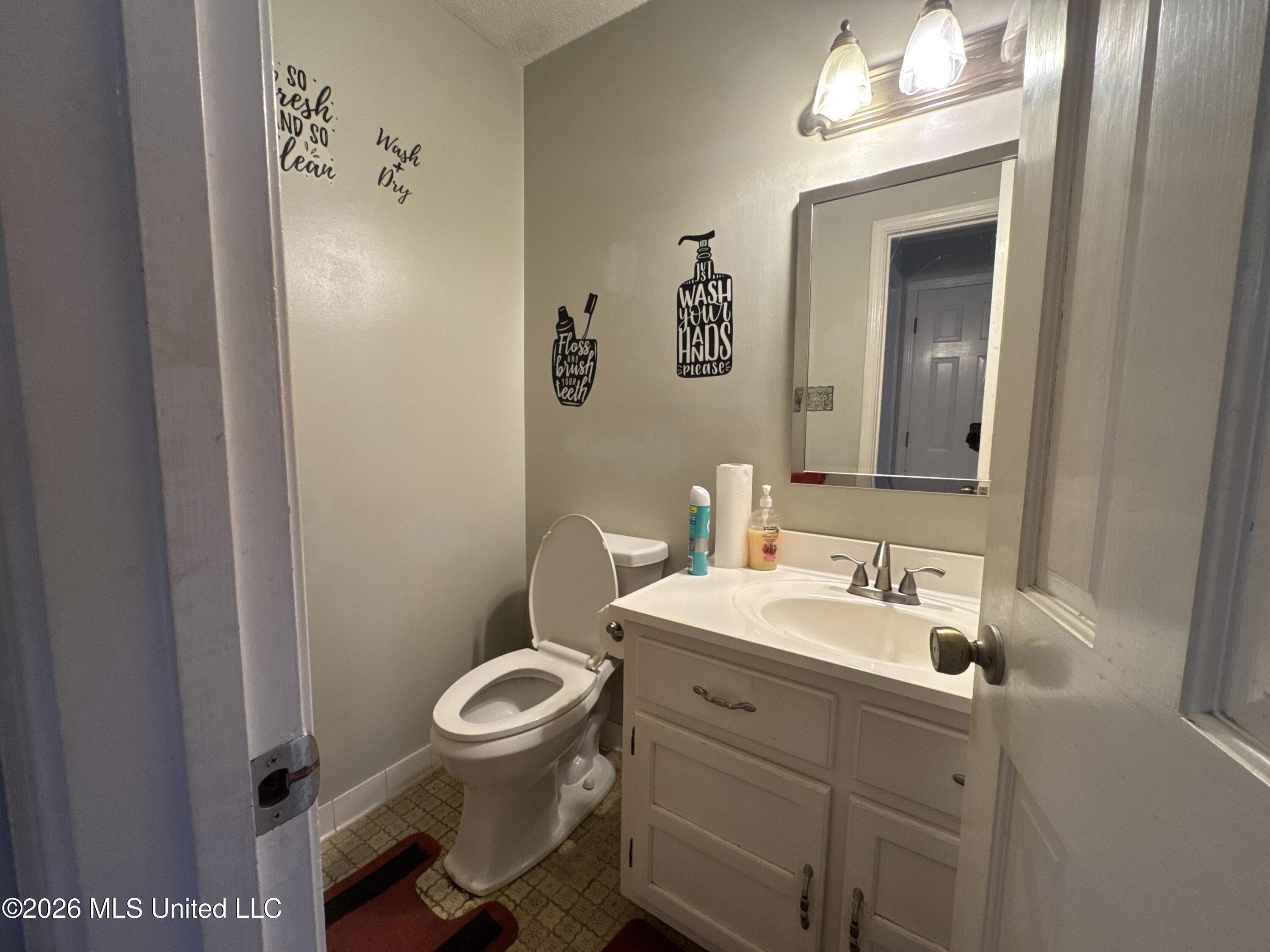 7090 Greenbrook Parkway Property Photo 11