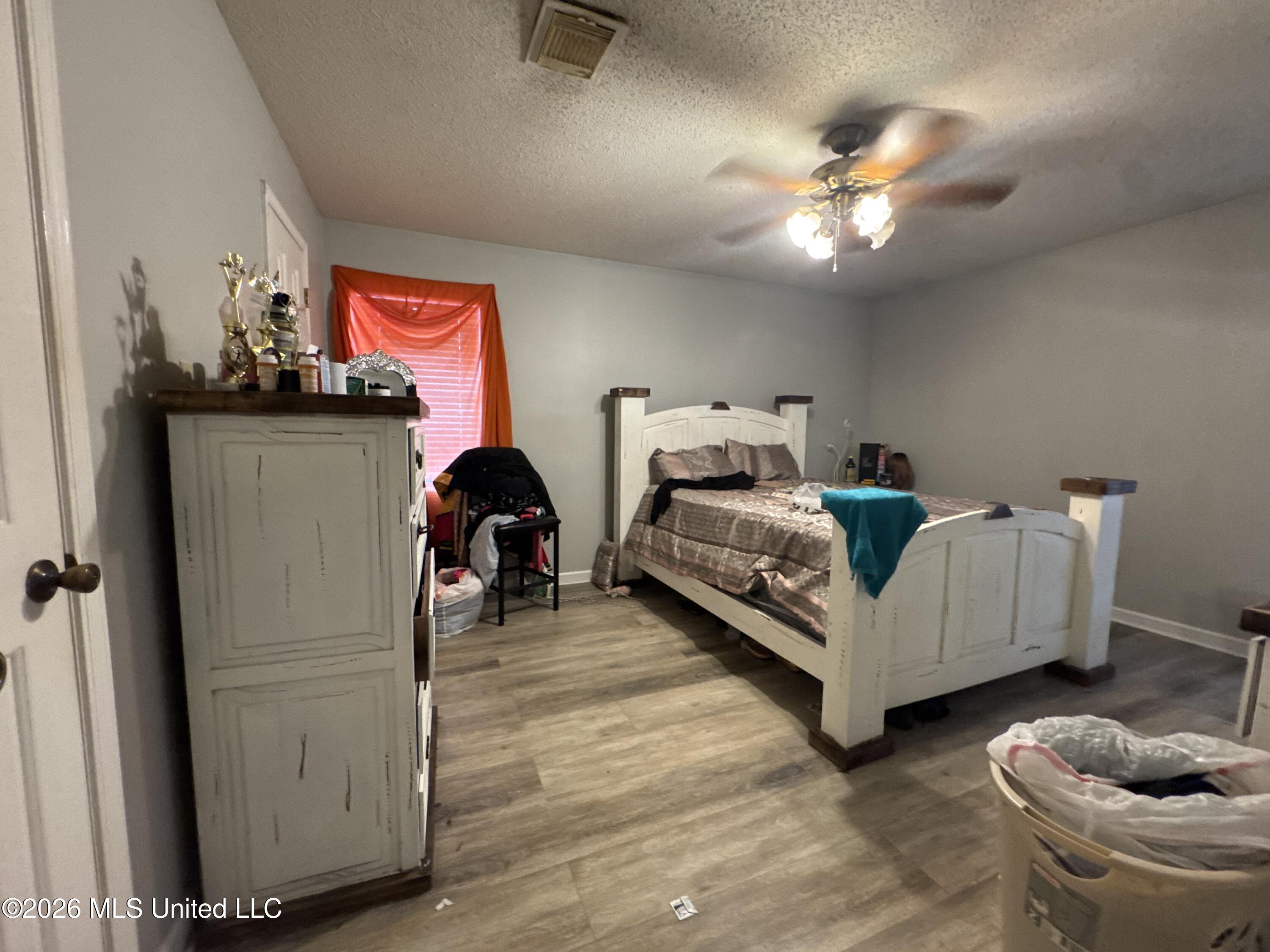 7090 Greenbrook Parkway Property Photo 12