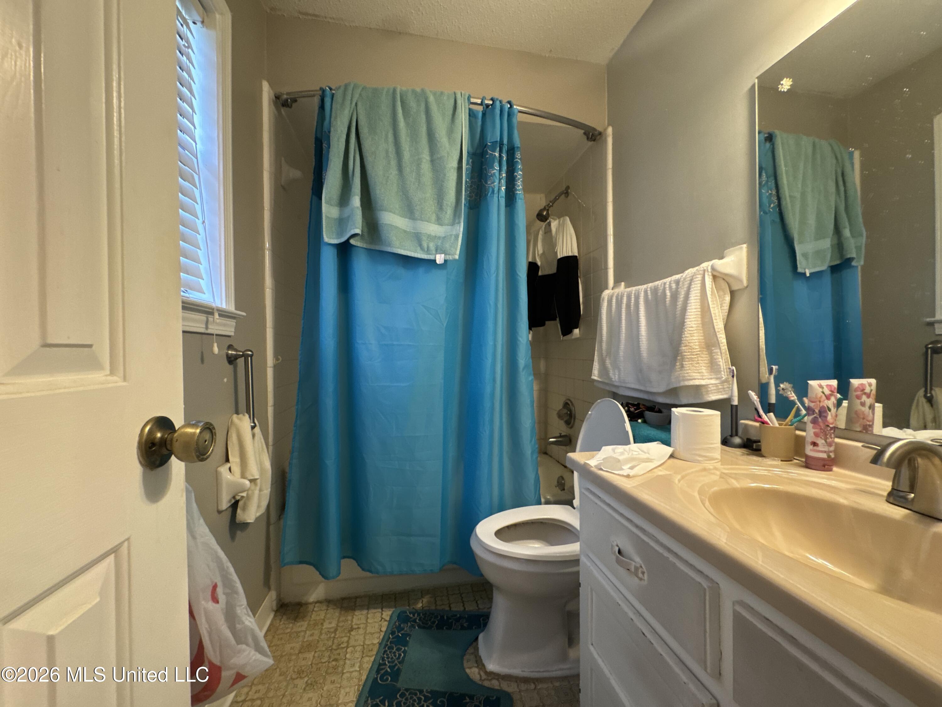 7090 Greenbrook Parkway Property Photo 13