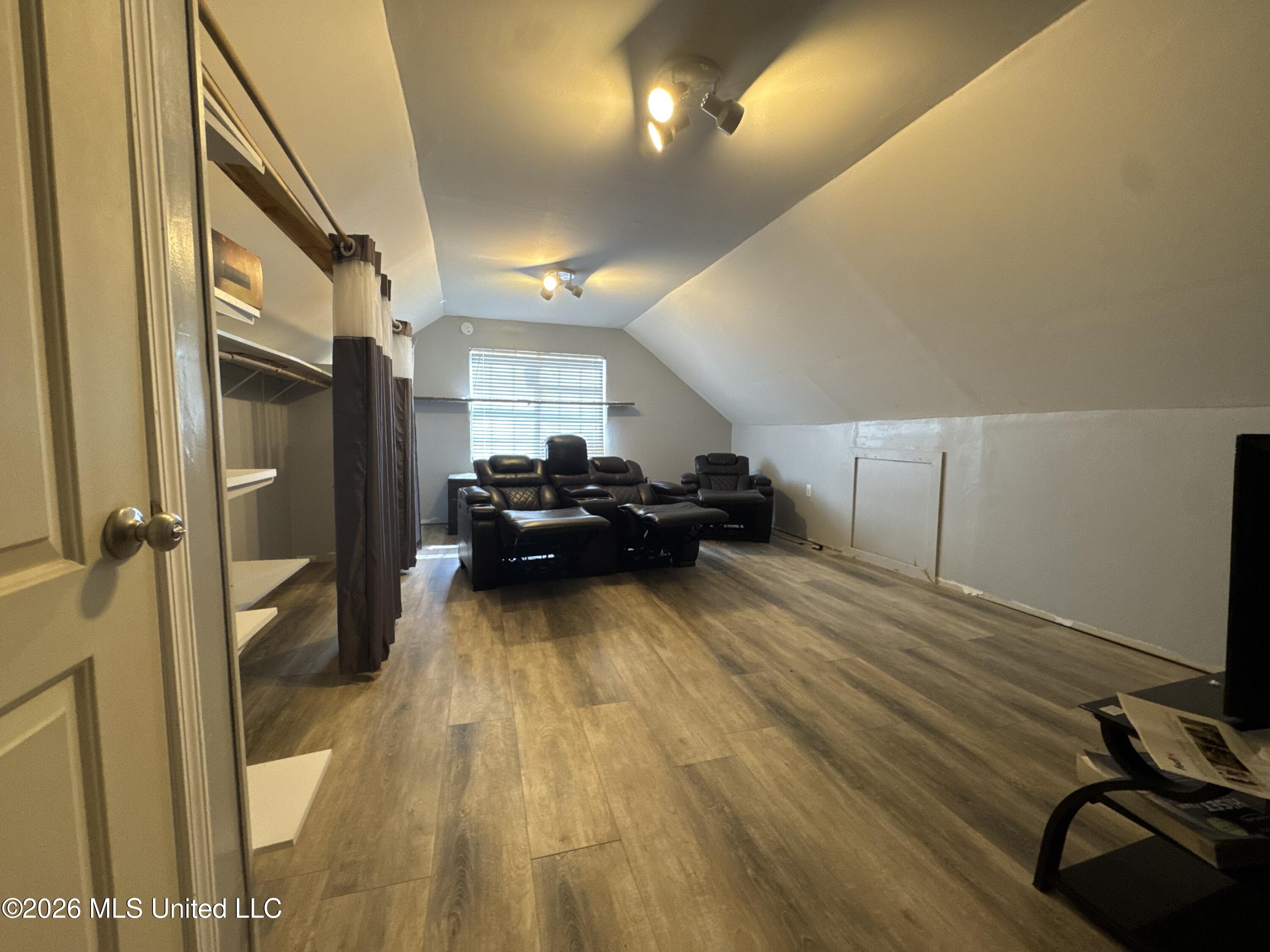 7090 Greenbrook Parkway Property Photo 15