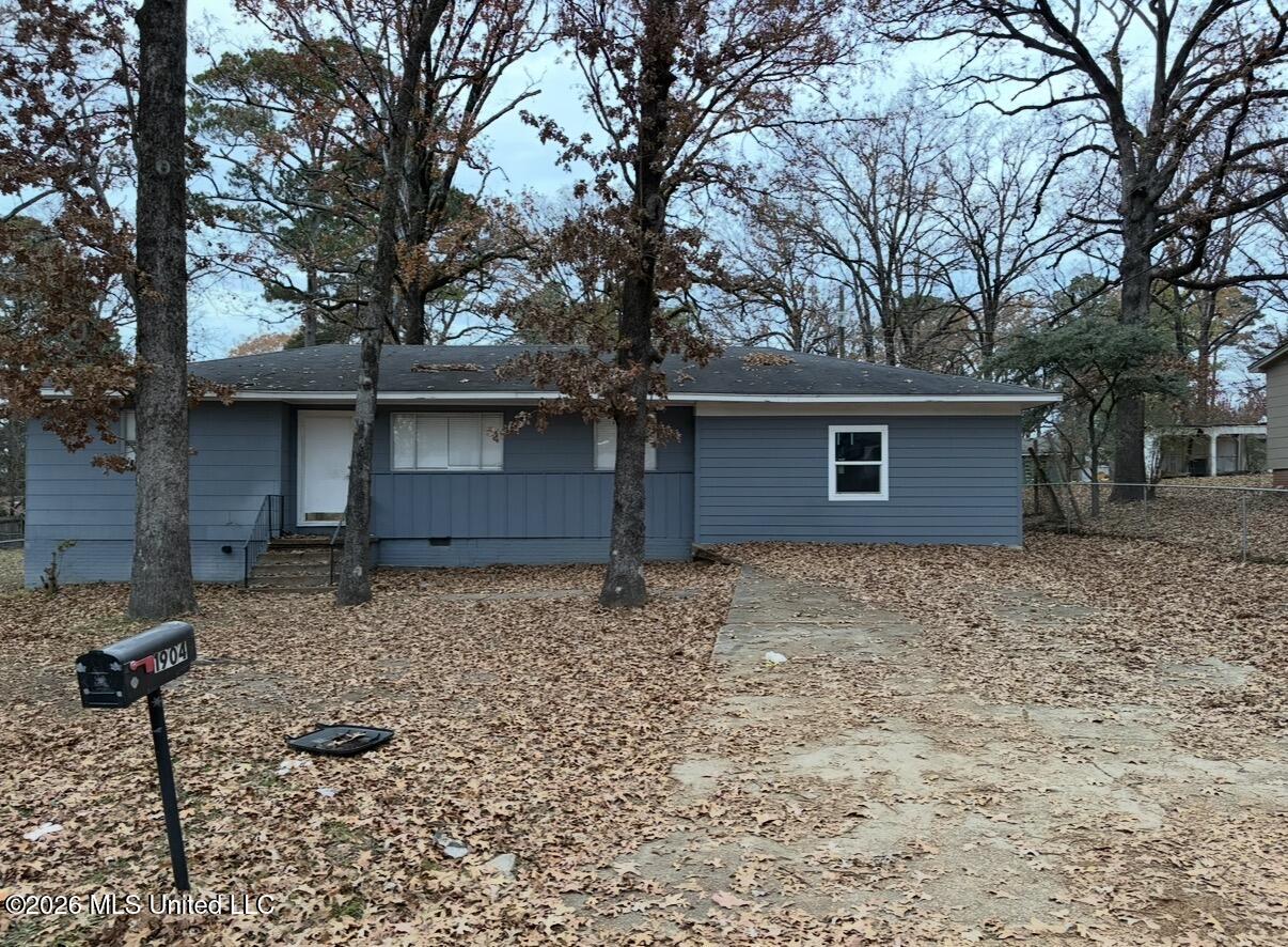 1904 Edwin Avenue Property Photo 1