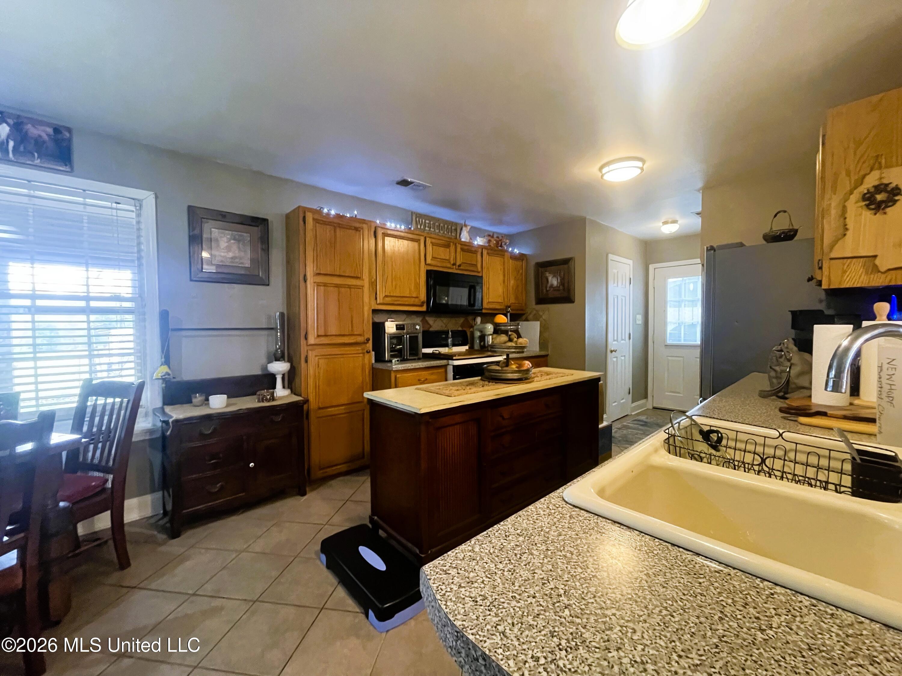 286 Caleb Lane Property Photo 8