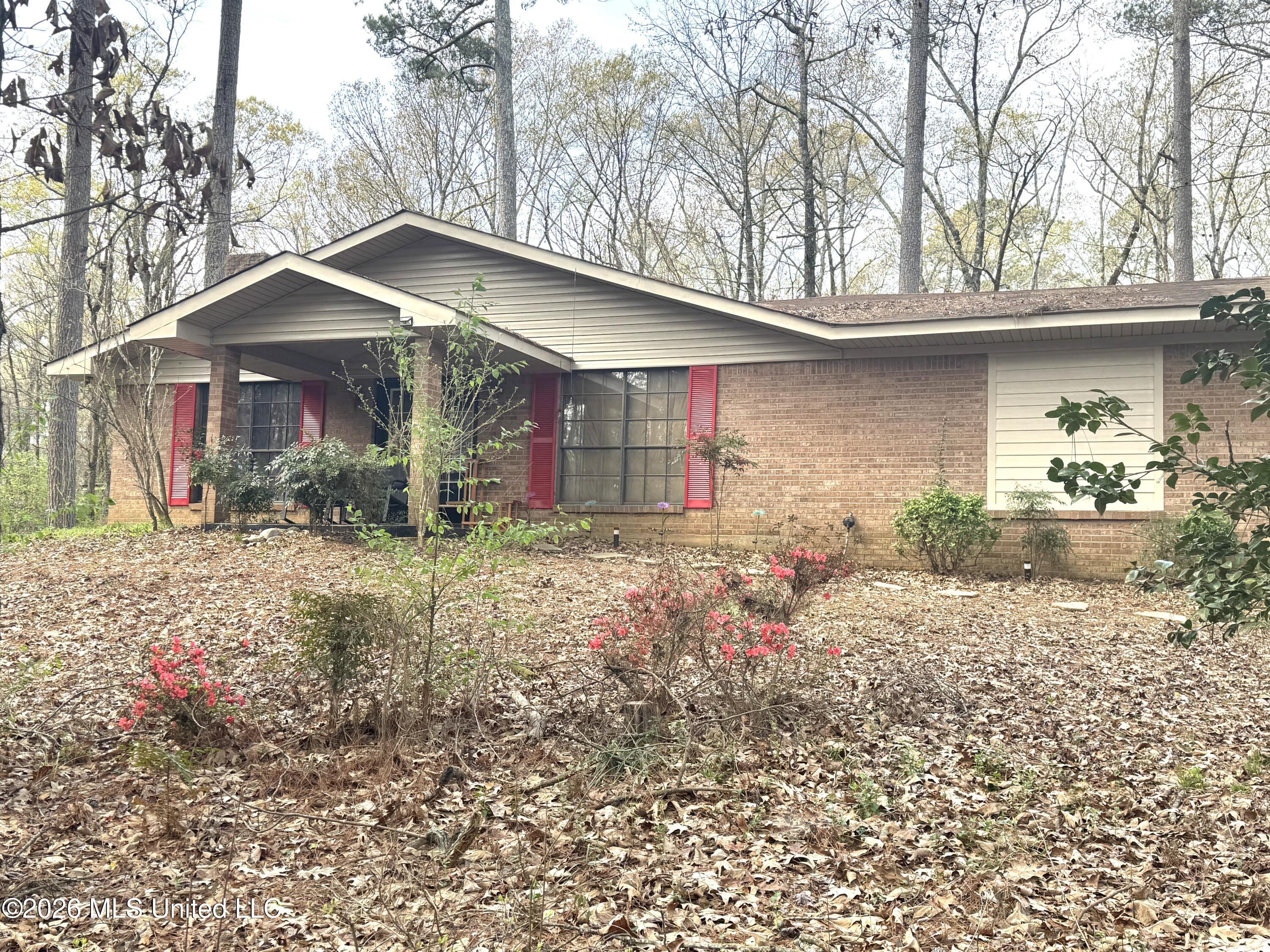 1073 Ratliff Ferry Road Property Photo 1