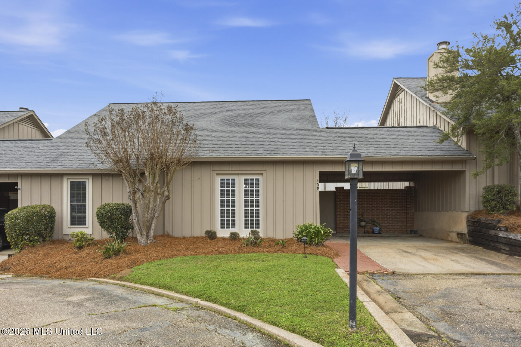 309 River Place Property Photo 1
