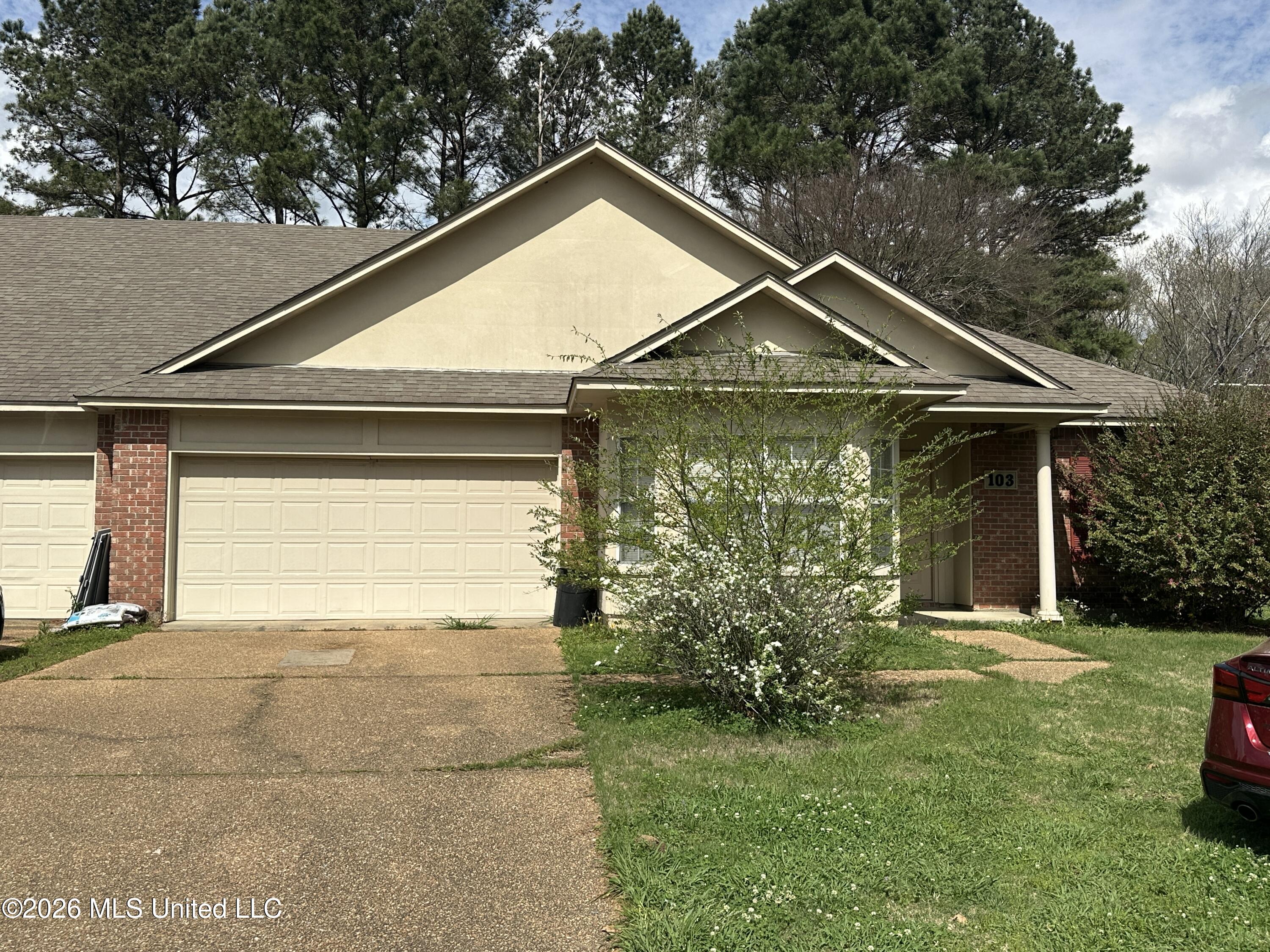 103 Carter Cove Property Photo 1
