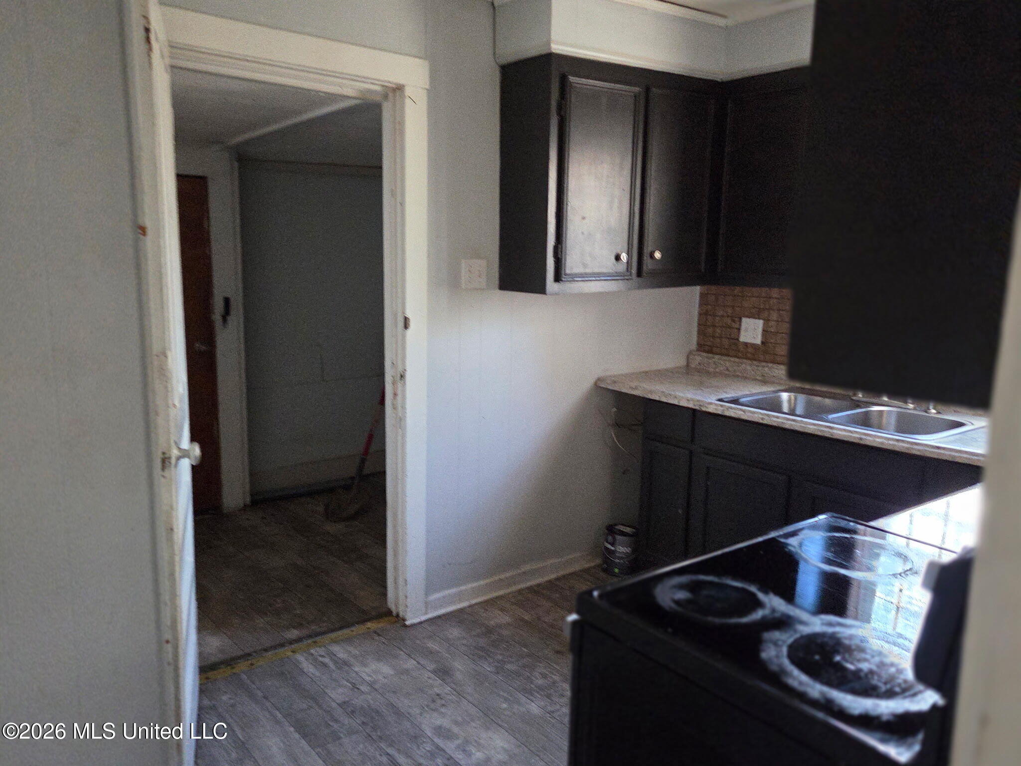 1317 Collier Avenue Property Photo 4