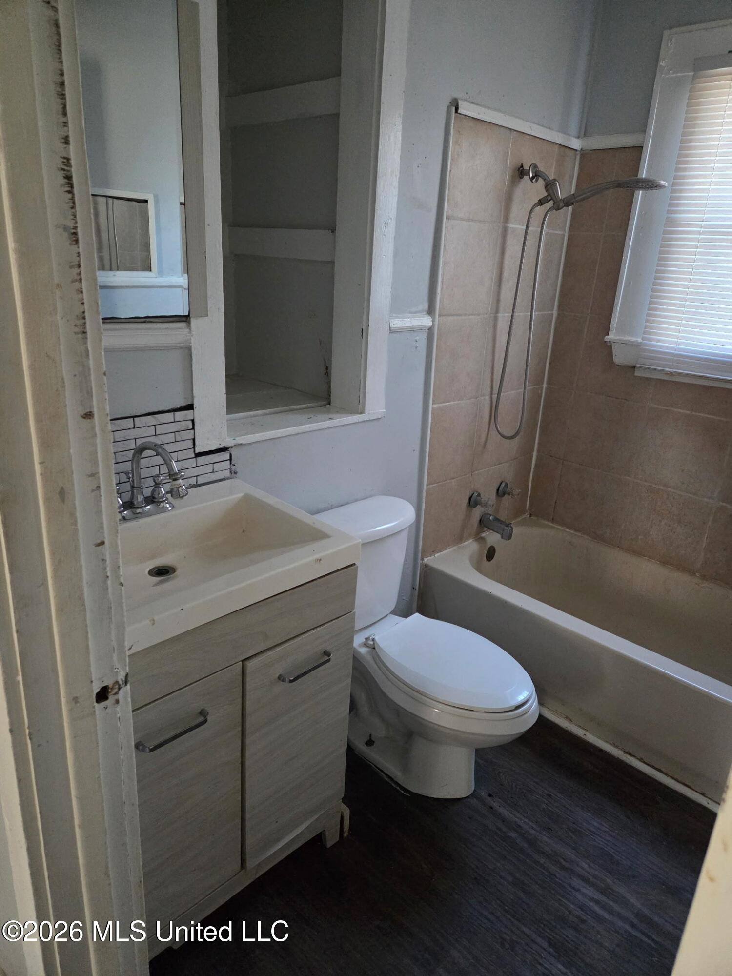 1317 Collier Avenue Property Photo 5