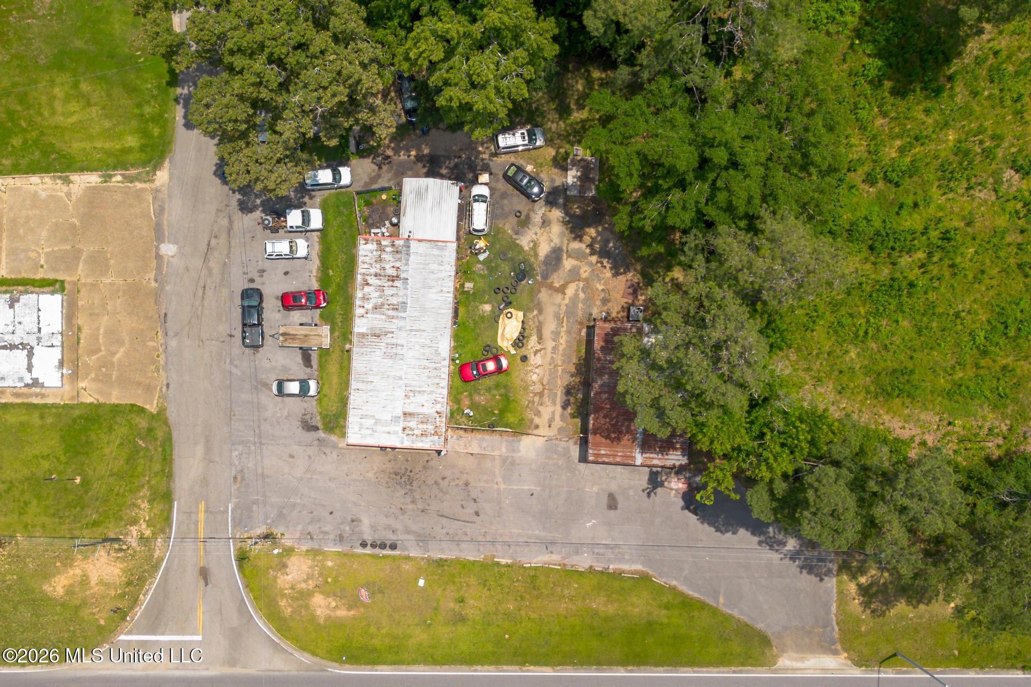 2909&2913 Hwy 15 N Property Photo 8