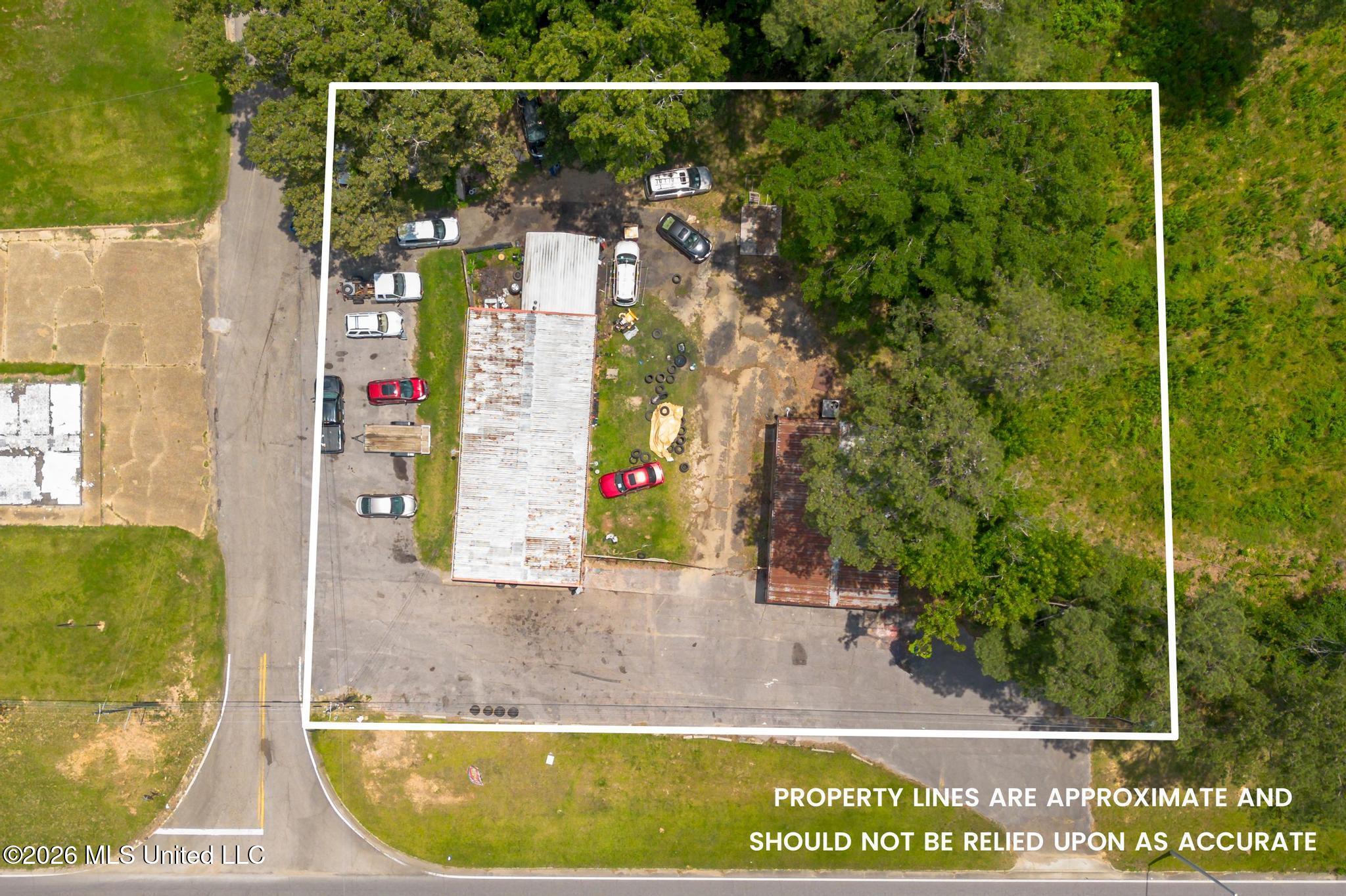 2909&2913 Hwy 15 N Property Photo 9